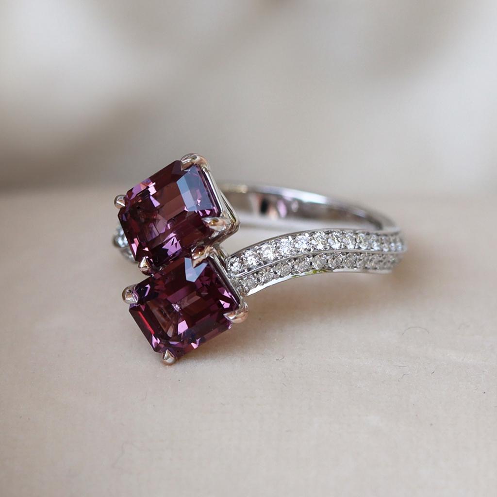 Pink Purple Spinel Diamond Toi Et Moi Ring In New Condition In Antwerp, BE