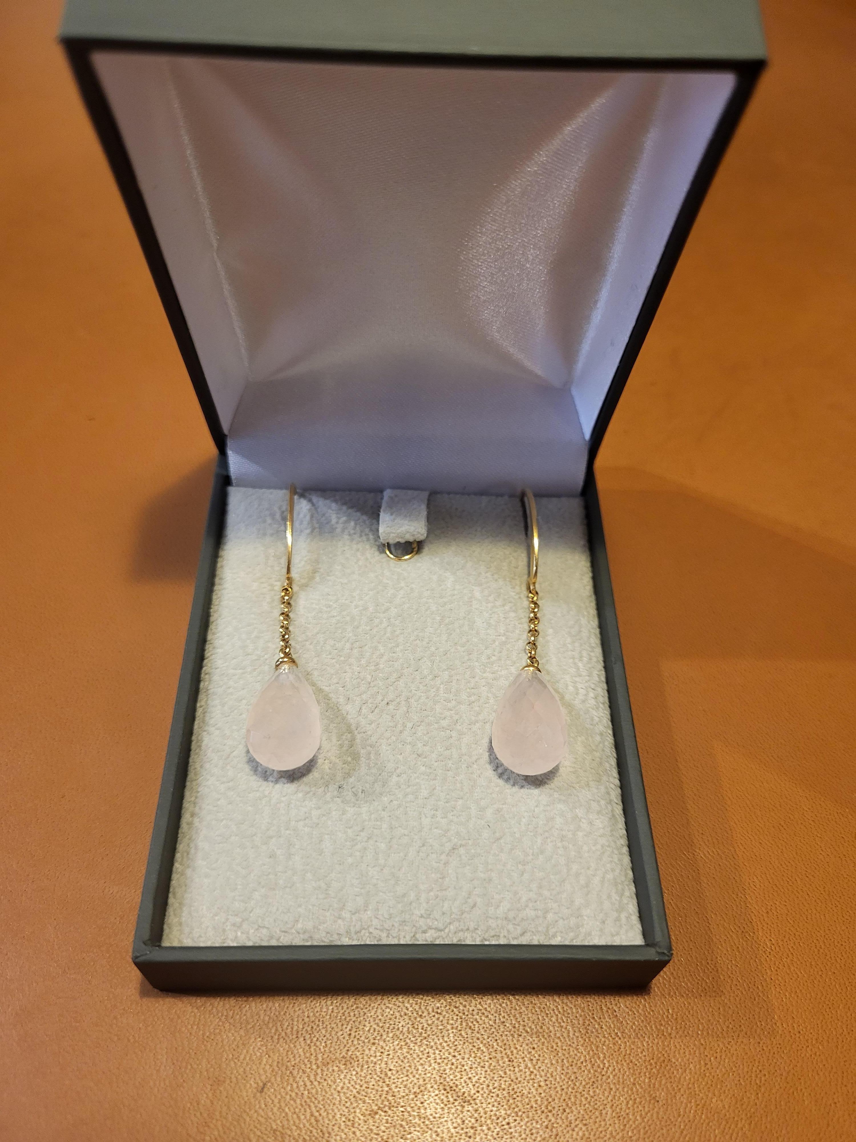 Cabochon Pink quartz 18K yellow gold drops earrings For Sale
