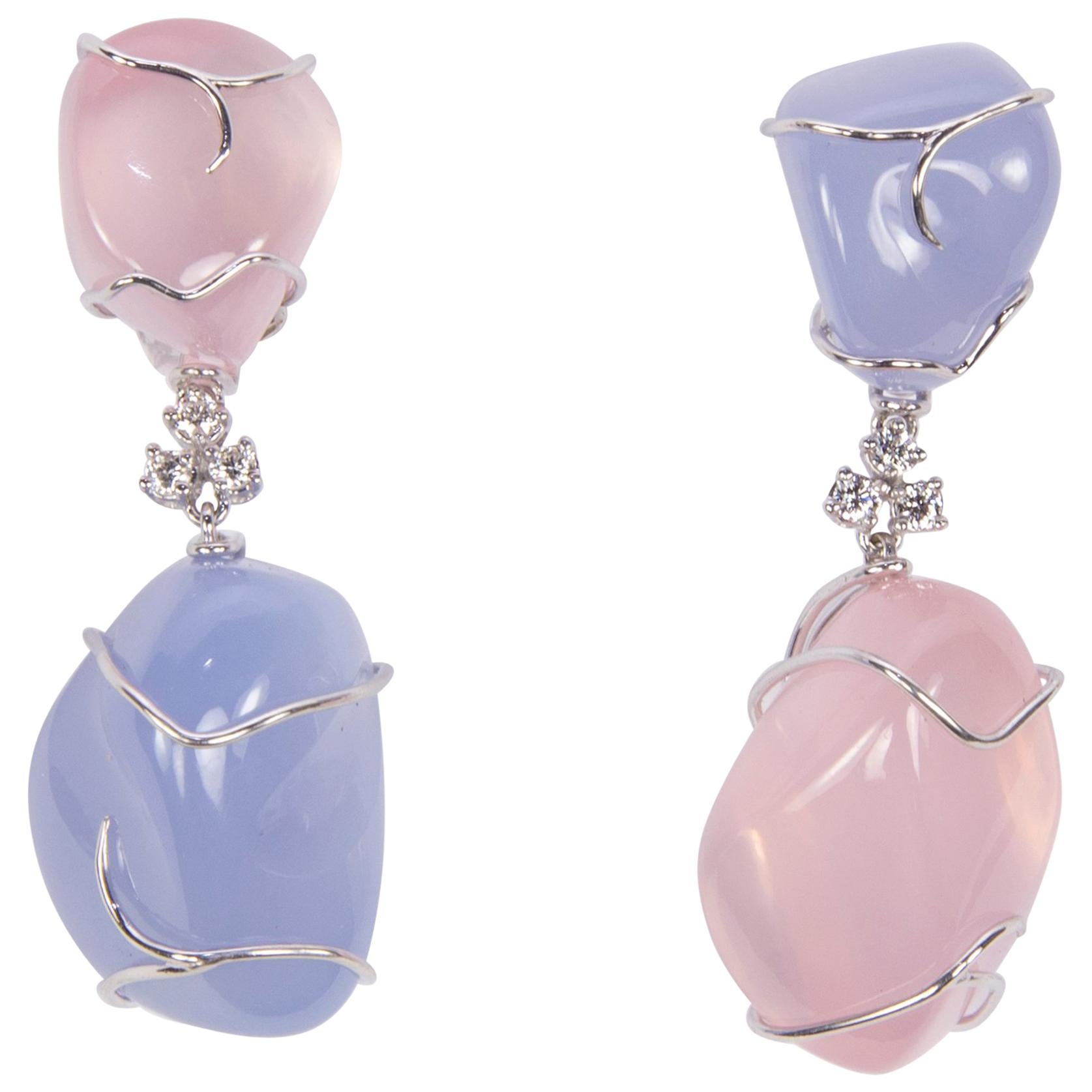 Boucles d'oreilles fantaisie en quartz rose et calcédoine bleue avec diamants en vente