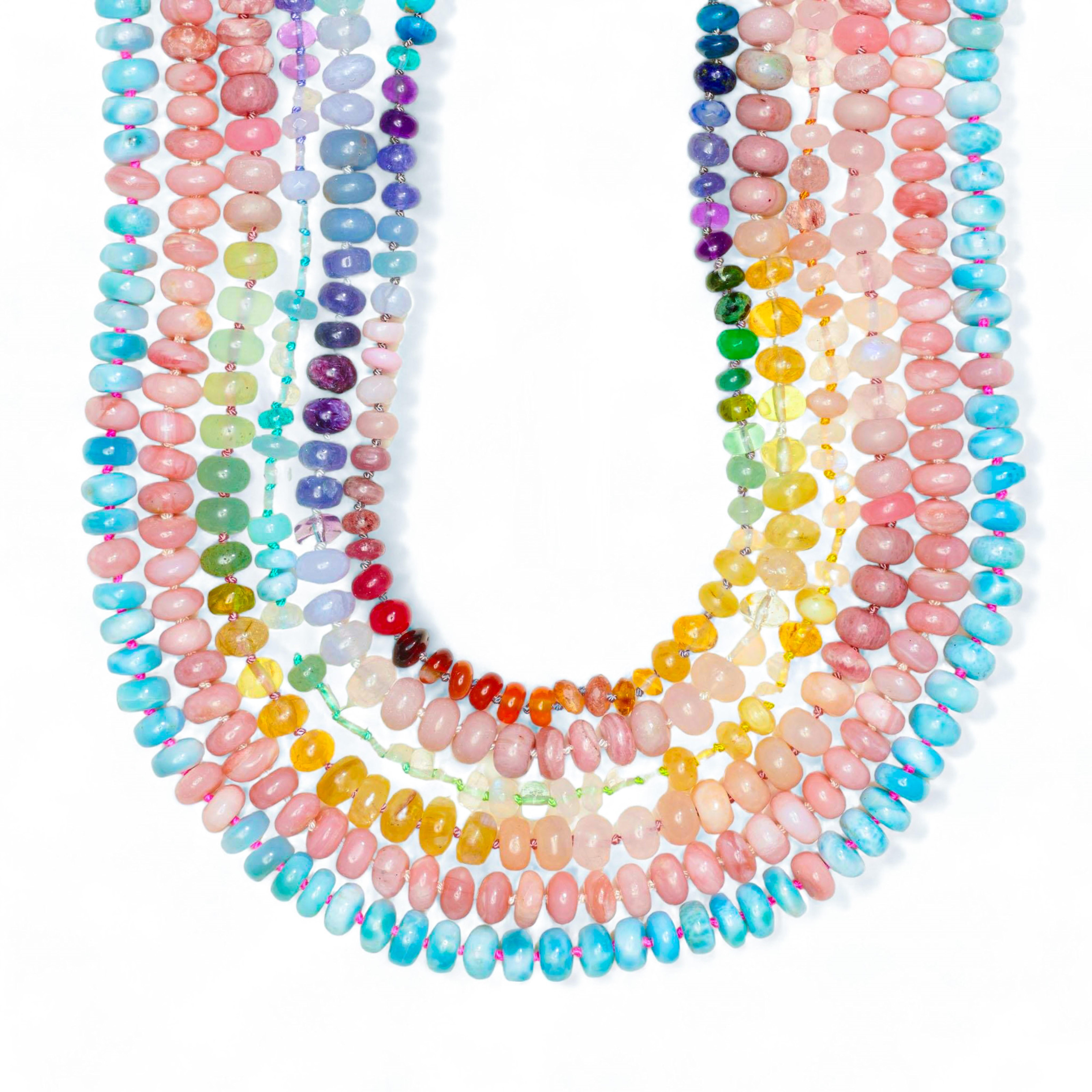Pink Rainbow Sapphire and Emerald Yellow Gold Diamond Necklace In New Condition For Sale In GOES, NL