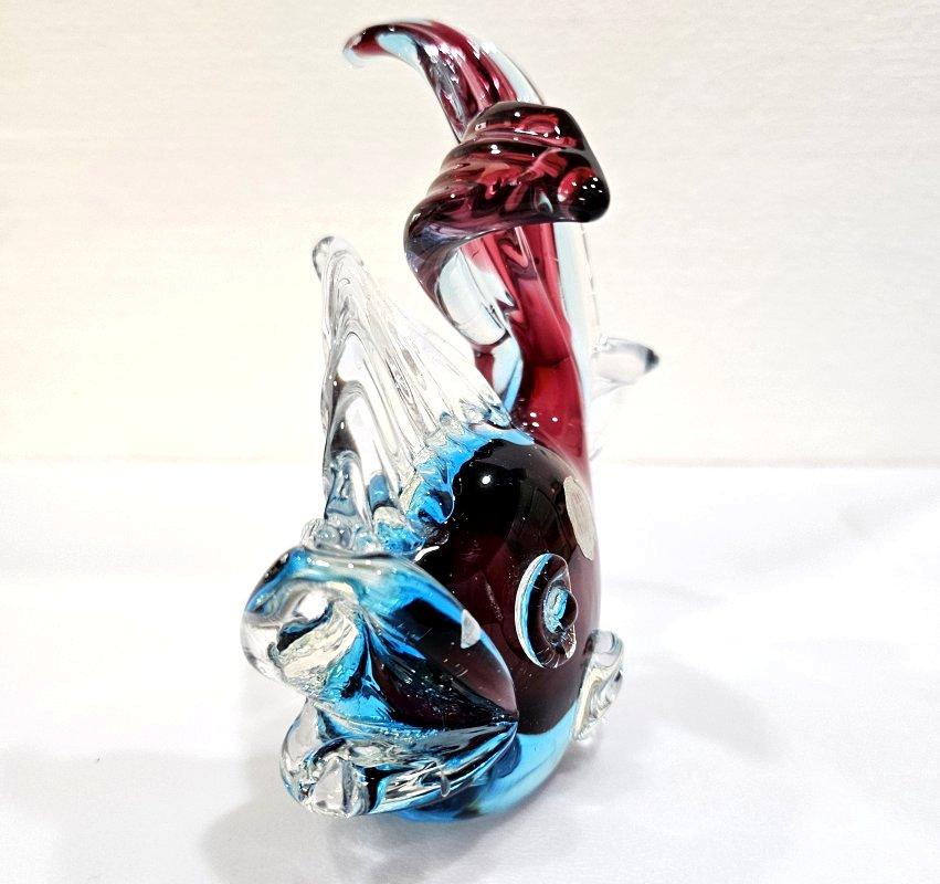 Scultura di pesce in vetro di Murano rosa-rosso, blu e trasparente con etichetta originale in vendita 4