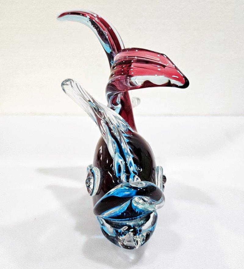 Scultura di pesce in vetro di Murano rosa-rosso, blu e trasparente con etichetta originale in vendita 6