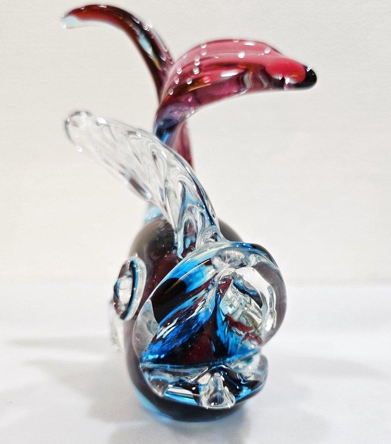 Scultura di pesce in vetro di Murano rosa-rosso, blu e trasparente con etichetta originale in vendita 8
