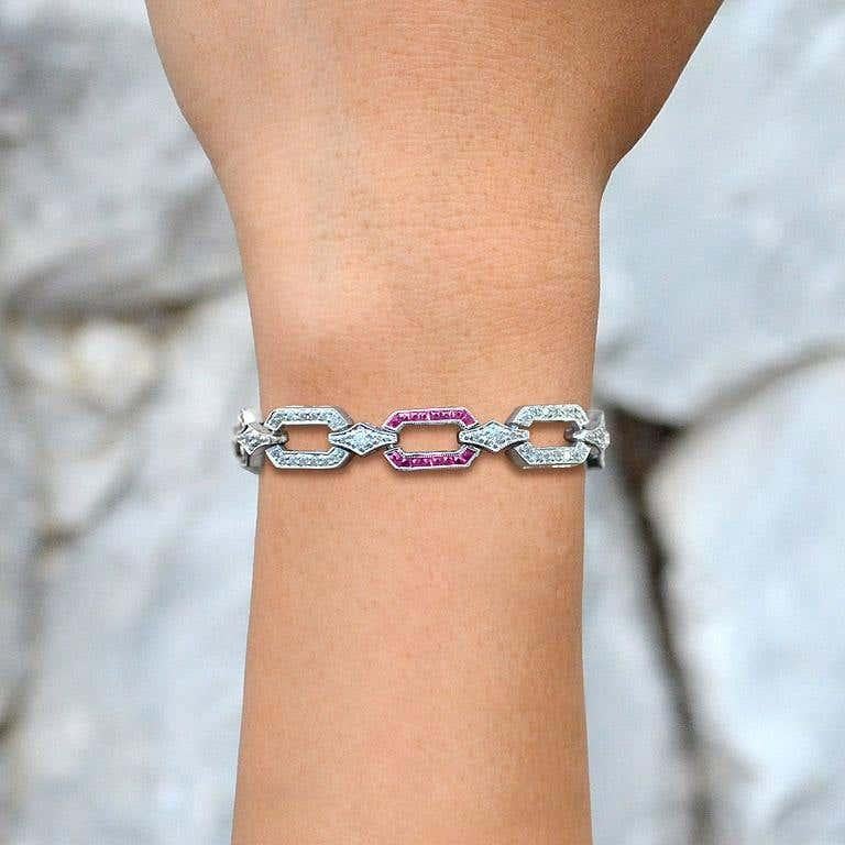 Pink Red Ruby & Diamond Art Deco Style Inspired Link 18K White Gold Bracelet en vente 1