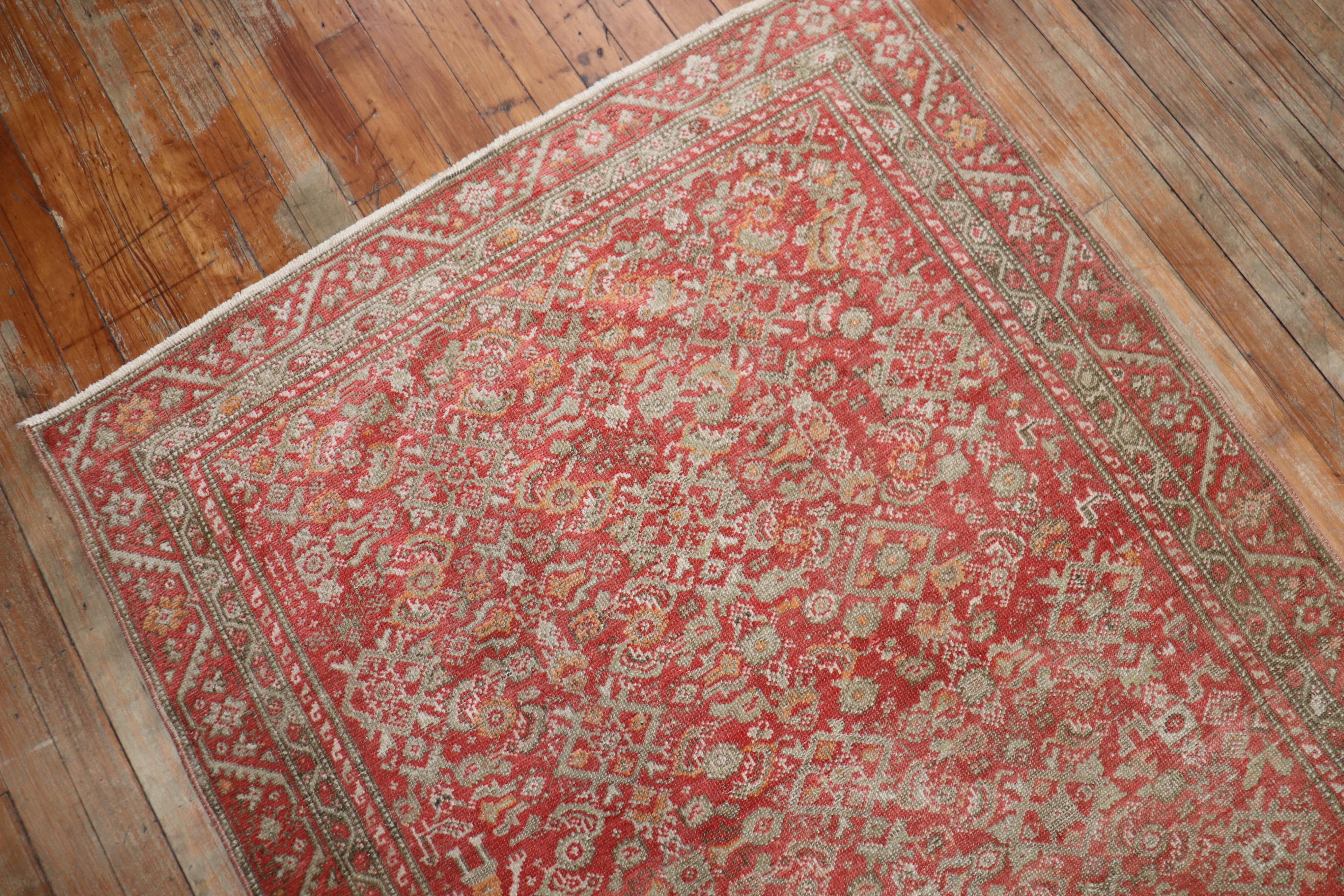 Traditioneller persischer Malayer-Teppich in Rosa und Rot im Zustand „Gut“ im Angebot in New York, NY