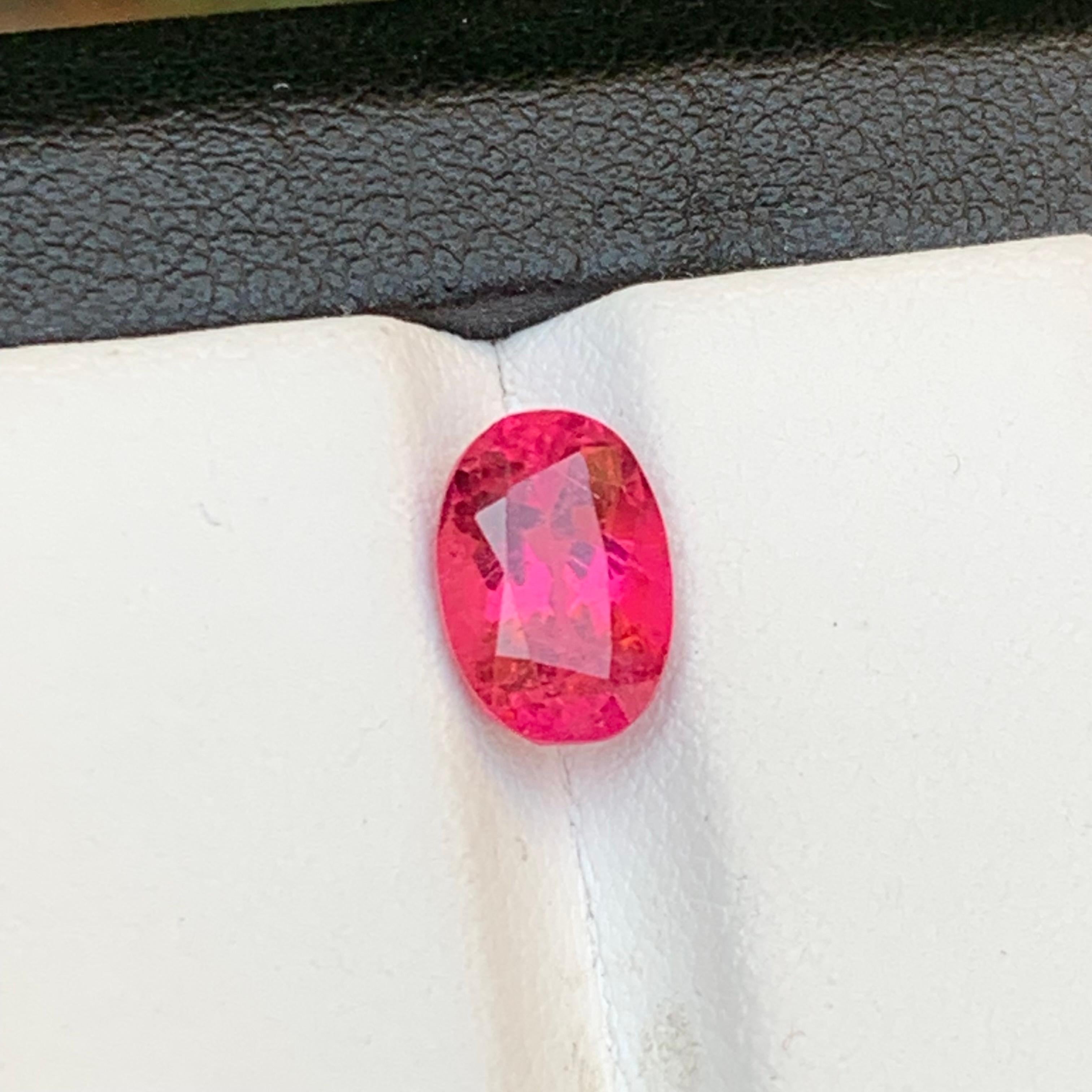 Bague en tourmaline naturelle rose rougeâtre de 2,20 carats, pierre précieuse de taille ovale en vente 4