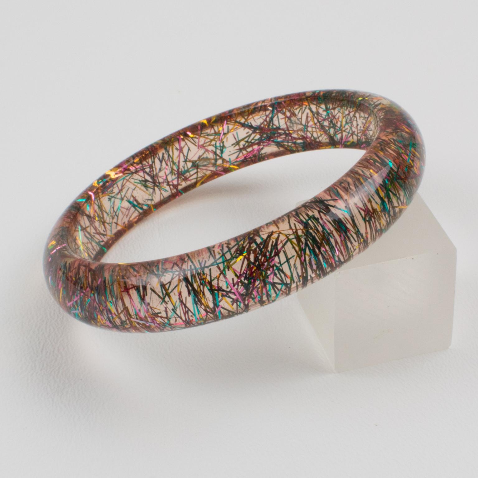 Bracciale Bangle in lucite rosa con fiocchi di glitter multicolore in vendita 1