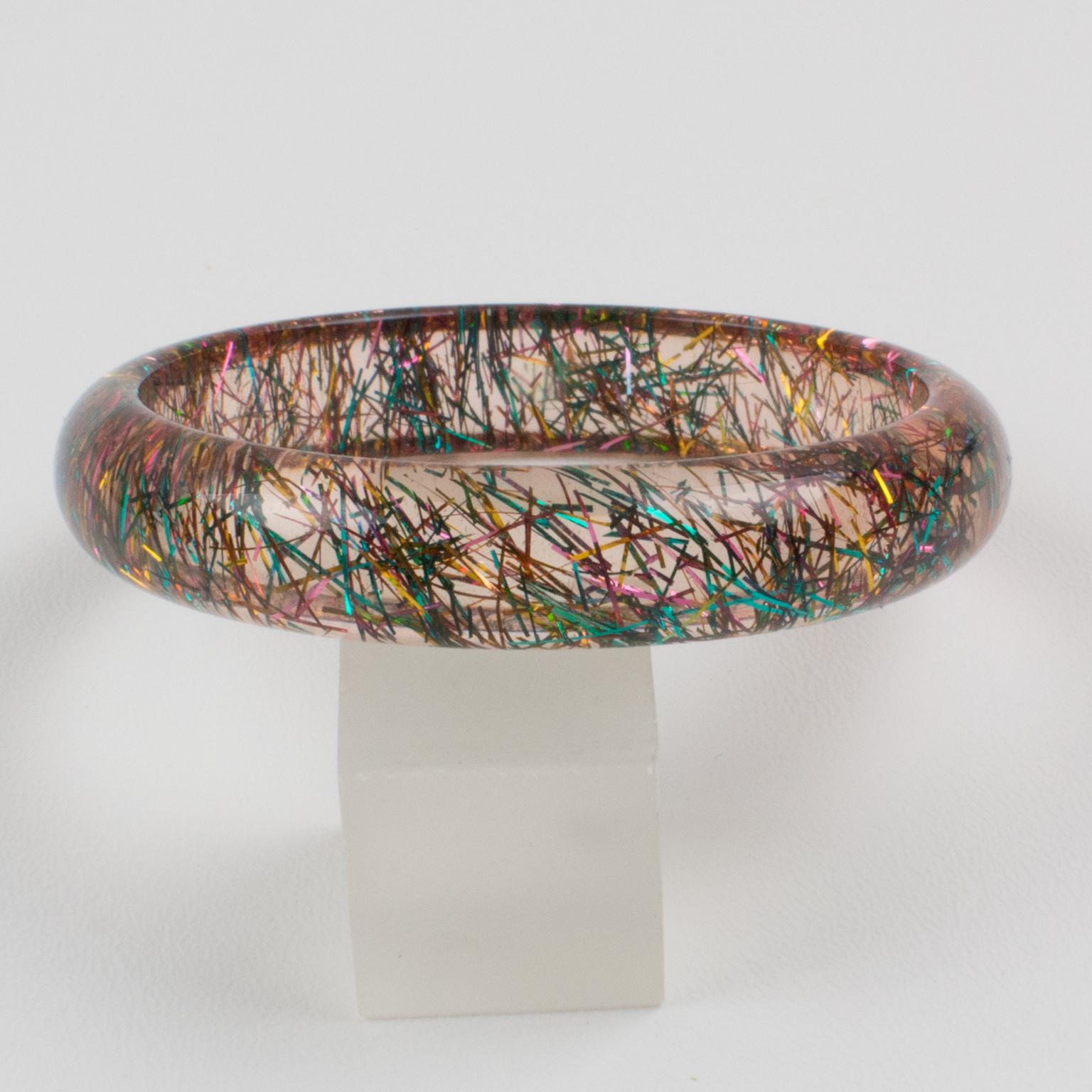 Bracciale Bangle in lucite rosa con fiocchi di glitter multicolore in vendita 2