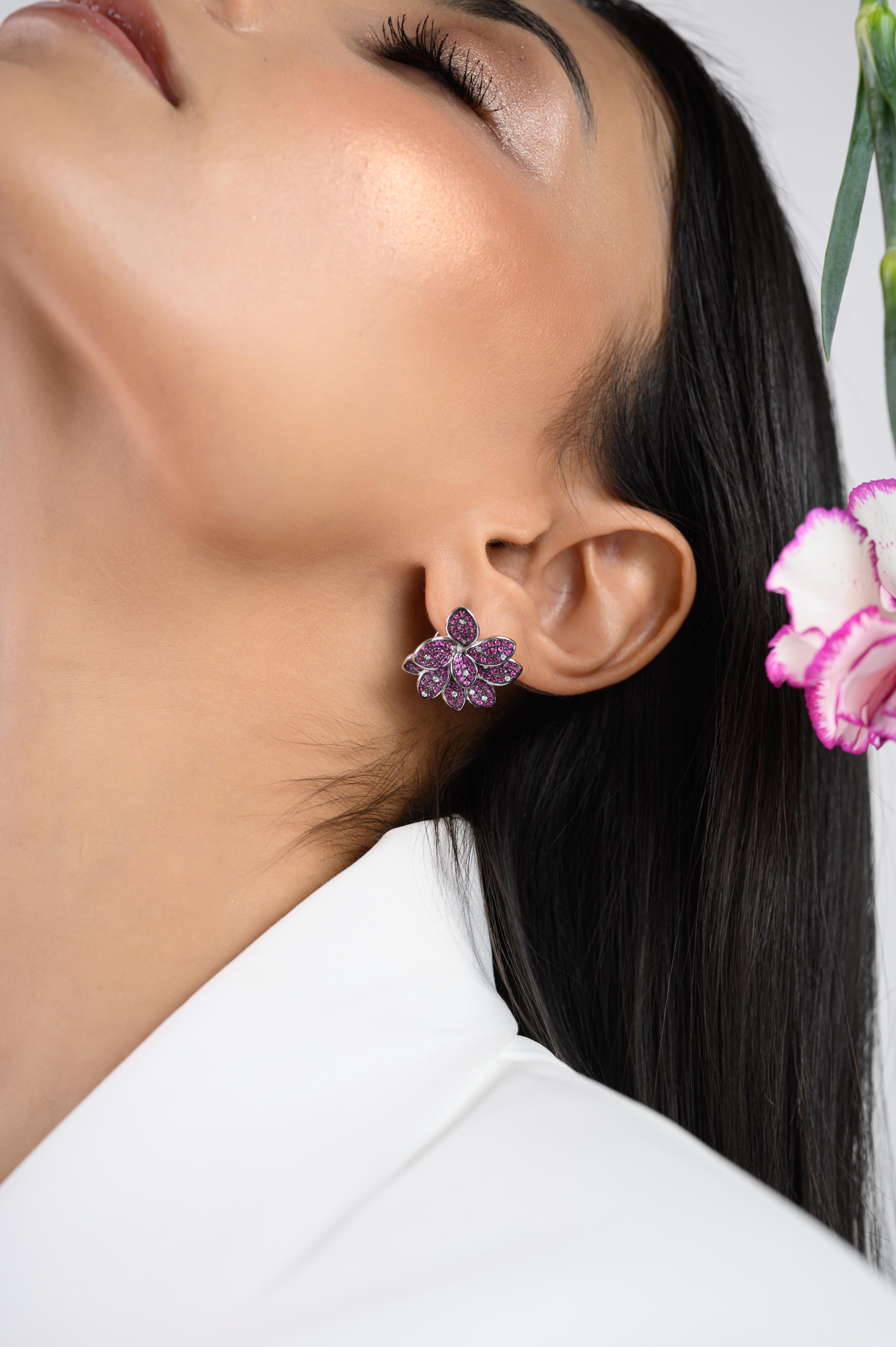 Round Cut Pink Rhinestone Blooming Flower Studs Earring Gift for Her In Silver For Mother For Sale