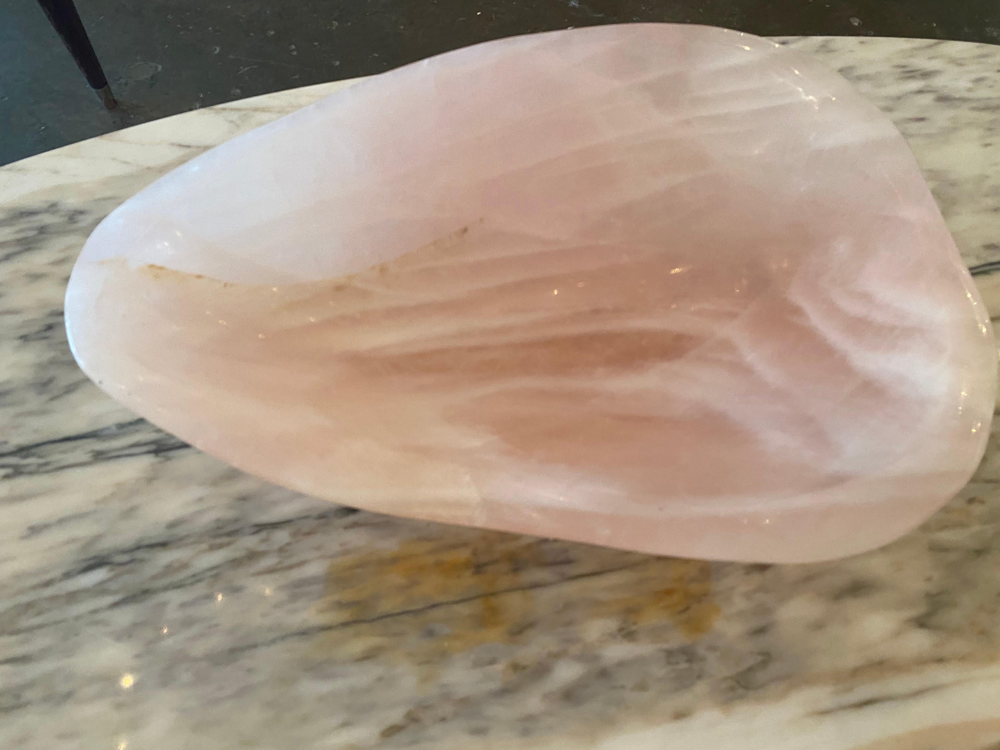 Pieza central de cristal de roca rosa Brasileño en venta