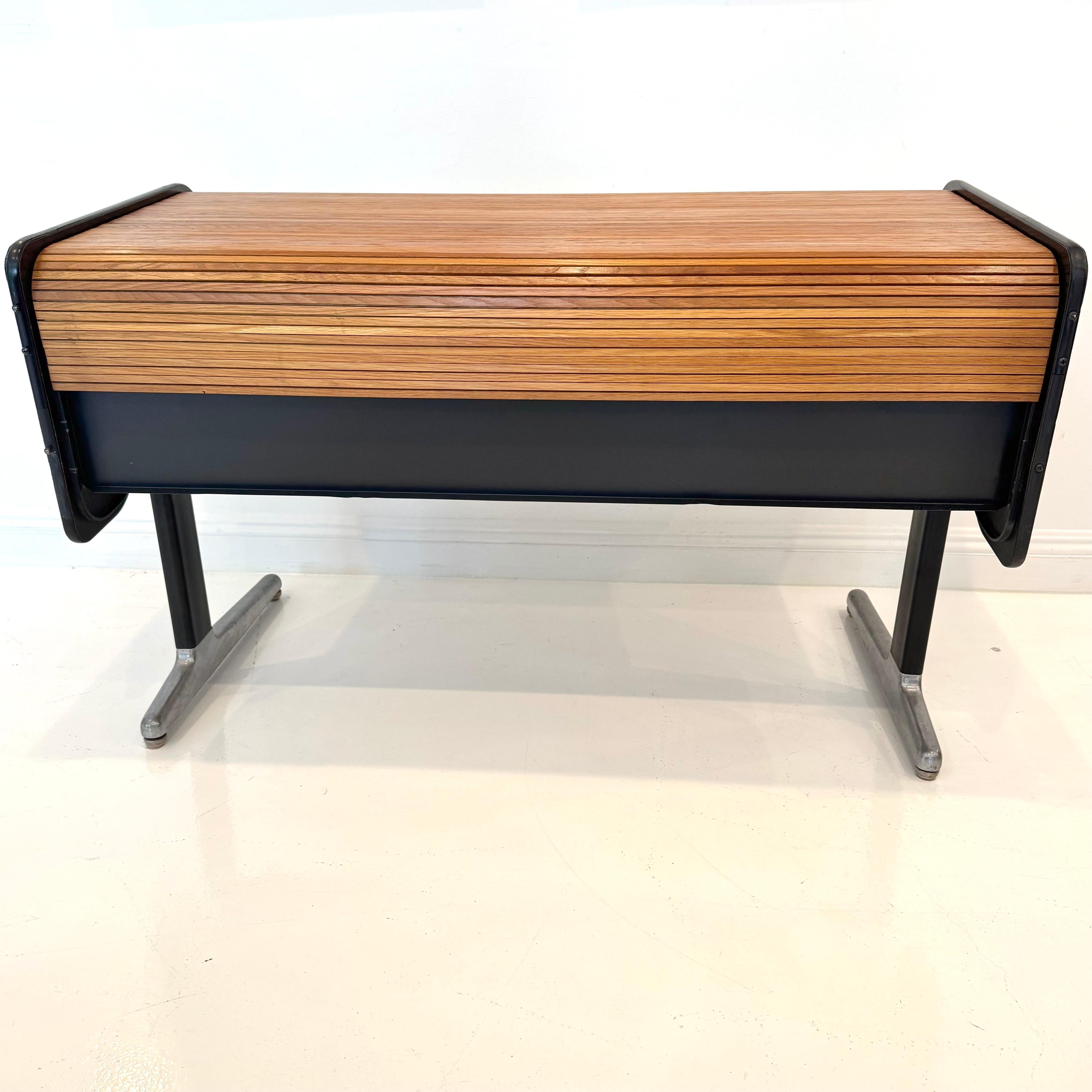 Pink Roll Top Standing Desk by George Nelson for Herman Miller, 1950s USA For Sale 3