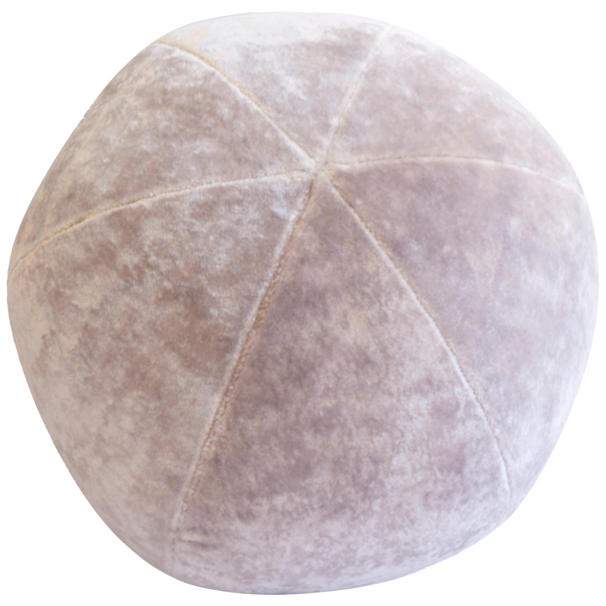 Pair of Blush Pink Velvet Pillows For Sale at 1stDibs