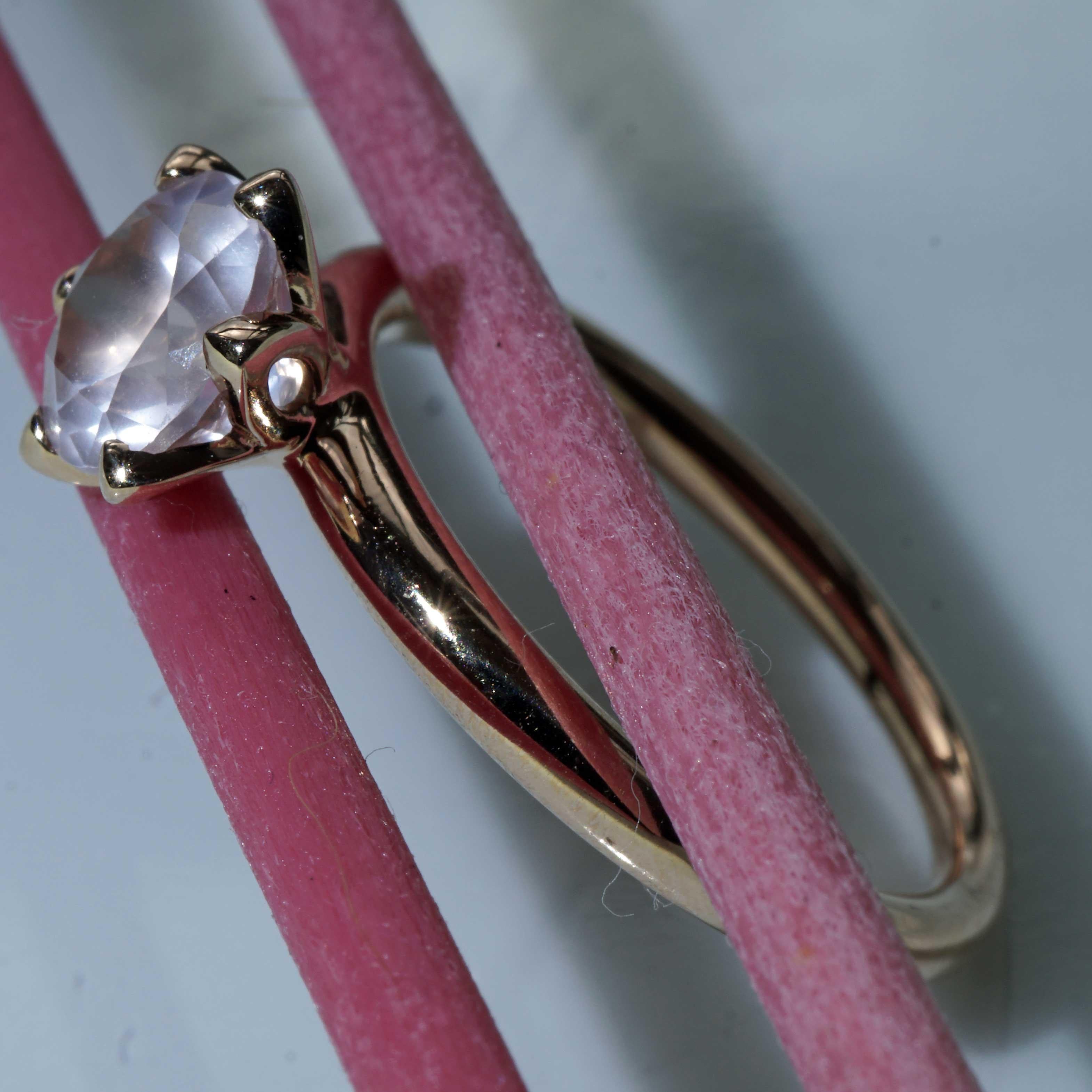 Pink Rose Quartz Ring made in Italy Valenza  finest Goldsmith´s Work Bestseller For Sale 5