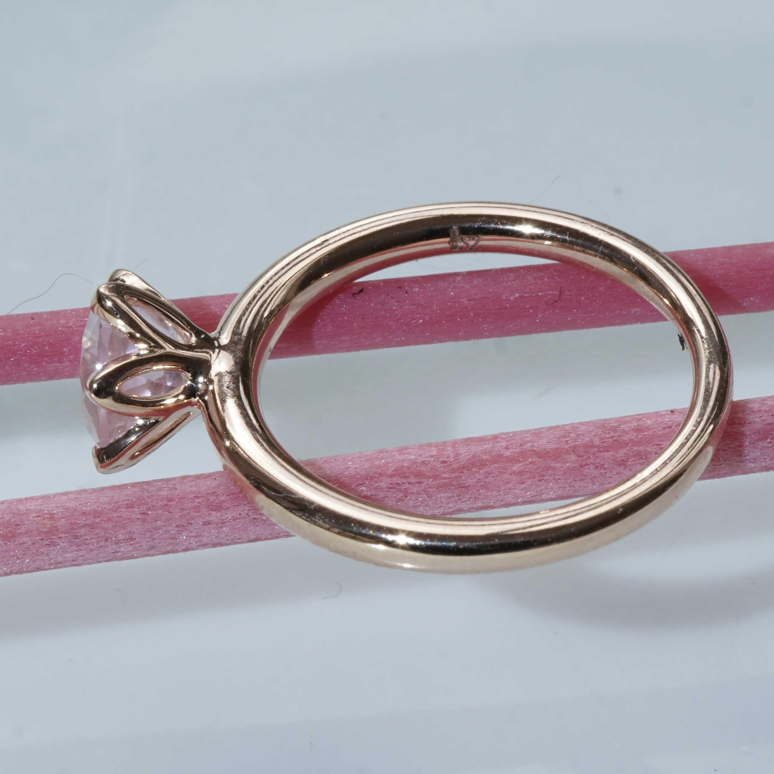 Pink Rose Quartz Ring made in Italy Valenza  finest Goldsmith´s Work Bestseller For Sale 9