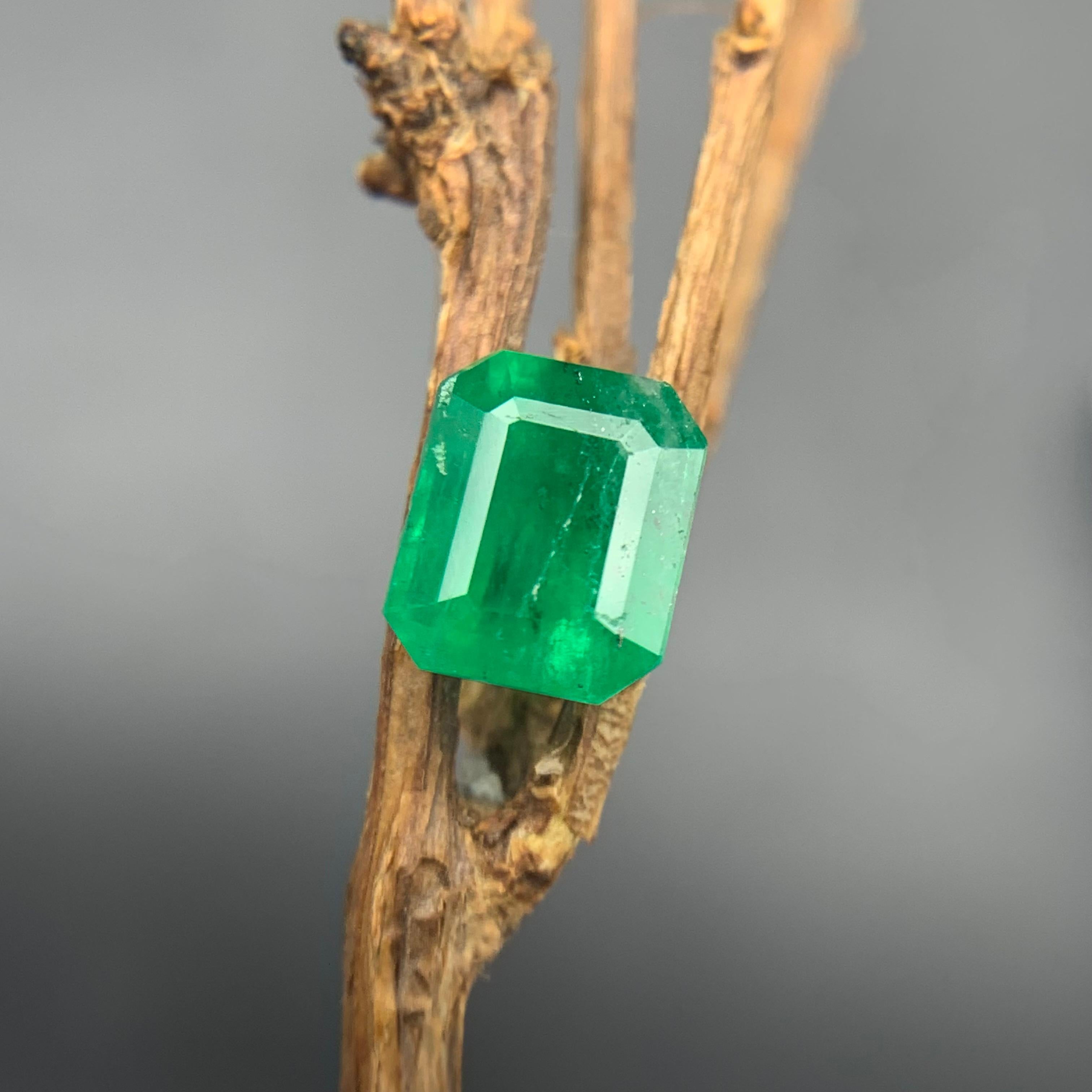 Pink Ruby & a Green Emerald Loose Gemstones Jewelry Size Lot 4.30 Ct Pear Cut In New Condition For Sale In Peshawar, PK