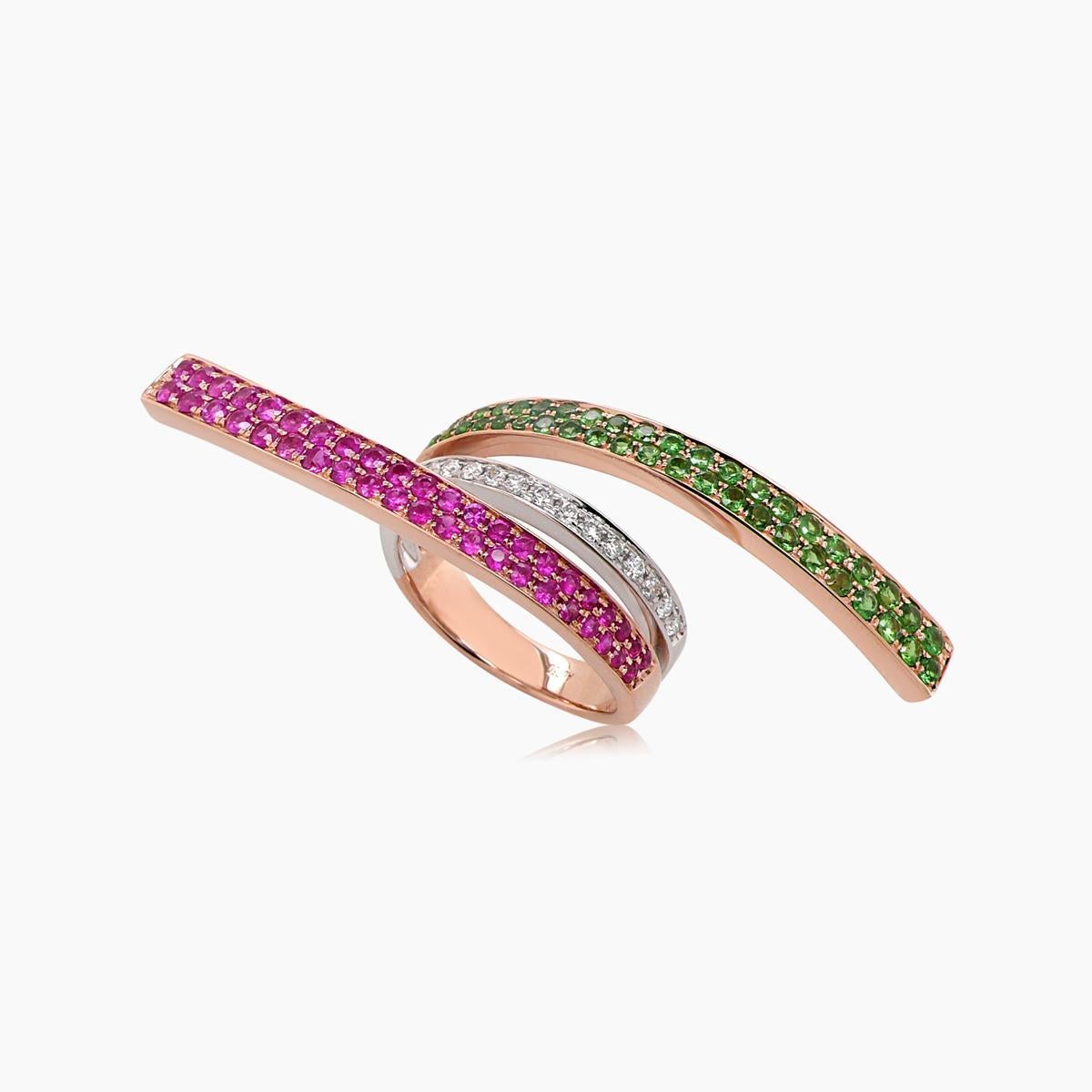 Anello con rubino rosa, granato verde e diamante bianco in oro bianco e rosa 18 carati In condizioni Nuovo in vendita a Oakton, VA