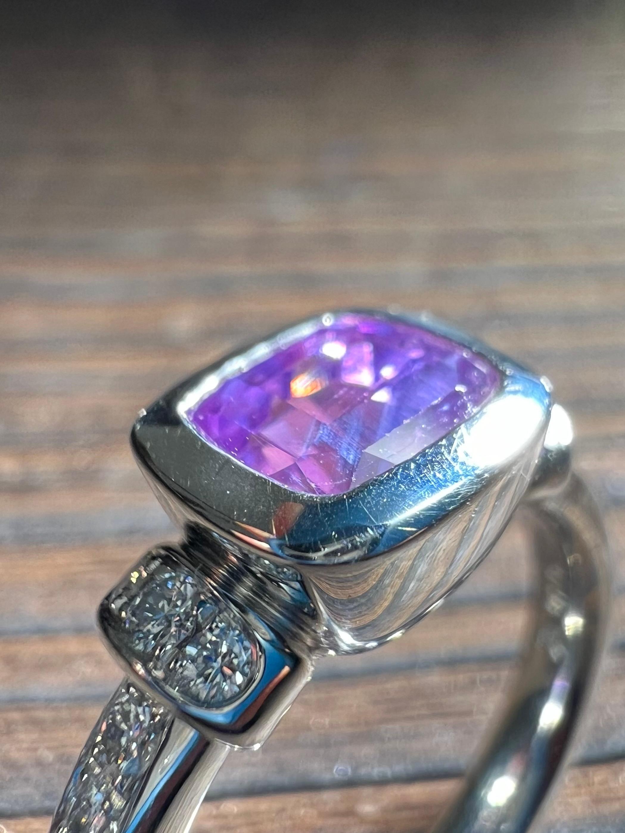 Bague en platine en saphir rose en vente 3