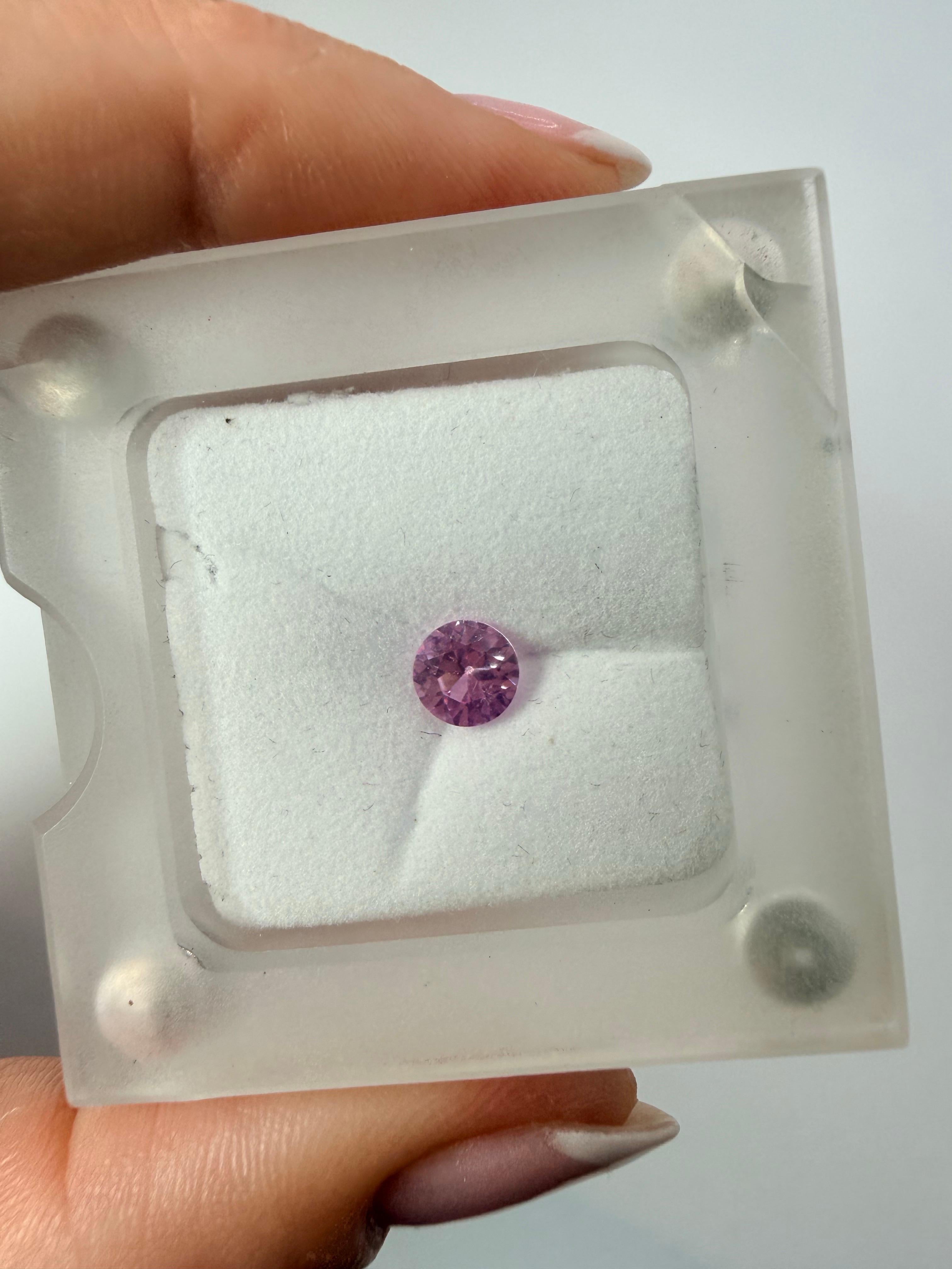 Rosa Saphir 0,86 Karat rund Edelstein (Rundschliff) im Angebot