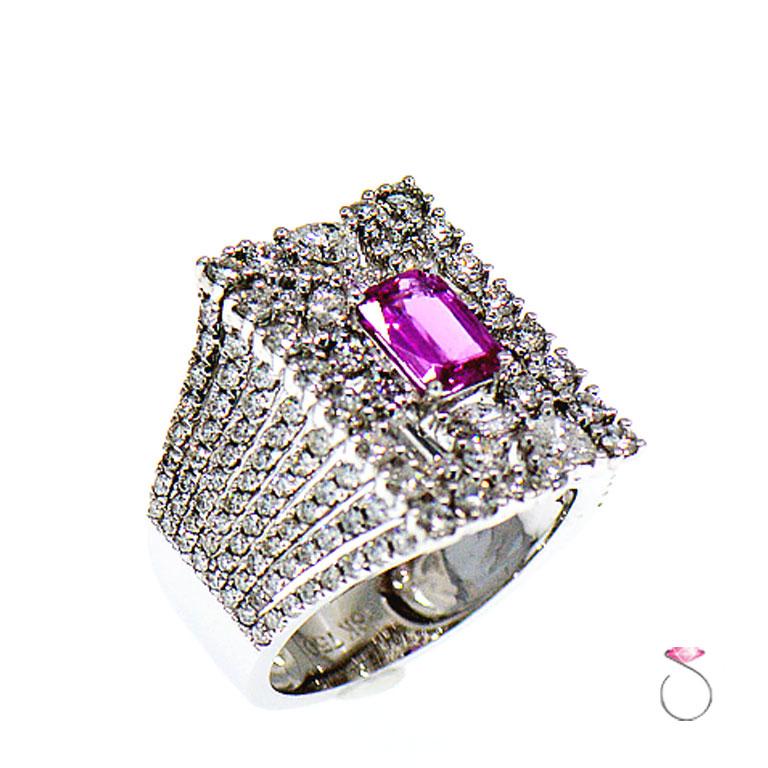 Pink Sapphire 1.00 Carat and Diamond 4.75 Carat Cocktail Ring, 18 Karat Gold In New Condition For Sale In Honolulu, HI