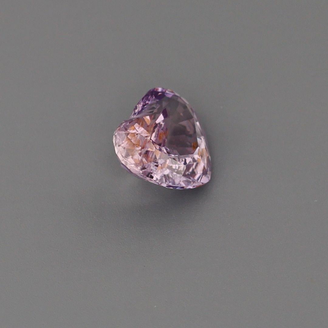 Pink Sapphire 1.45 carat Heart Shape Unheated Gemstone  For Sale 3