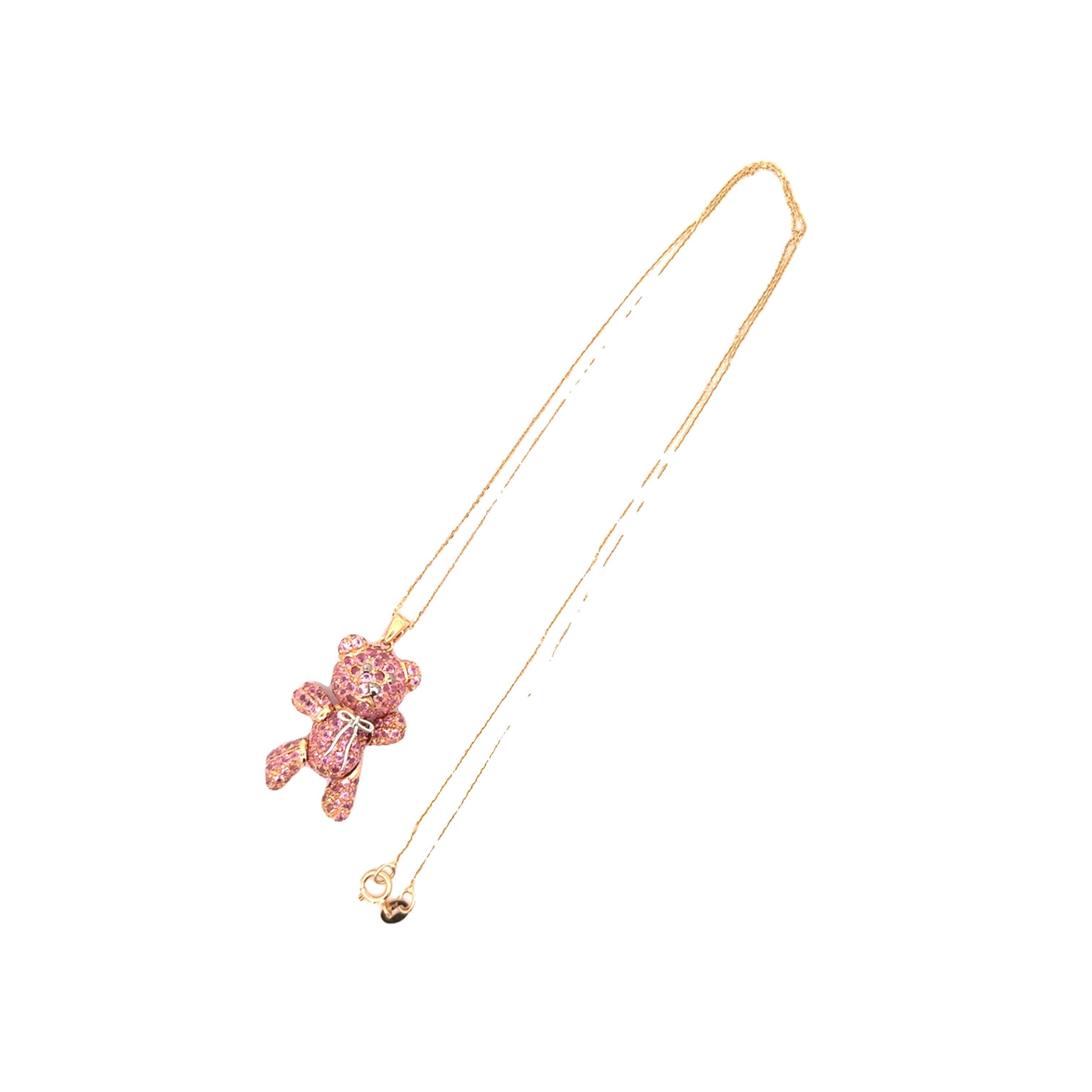 Catena con ciondolo a forma di orsetto in oro giallo 18 carati e zaffiro rosa In condizioni ottime in vendita a Beverly Hills, CA