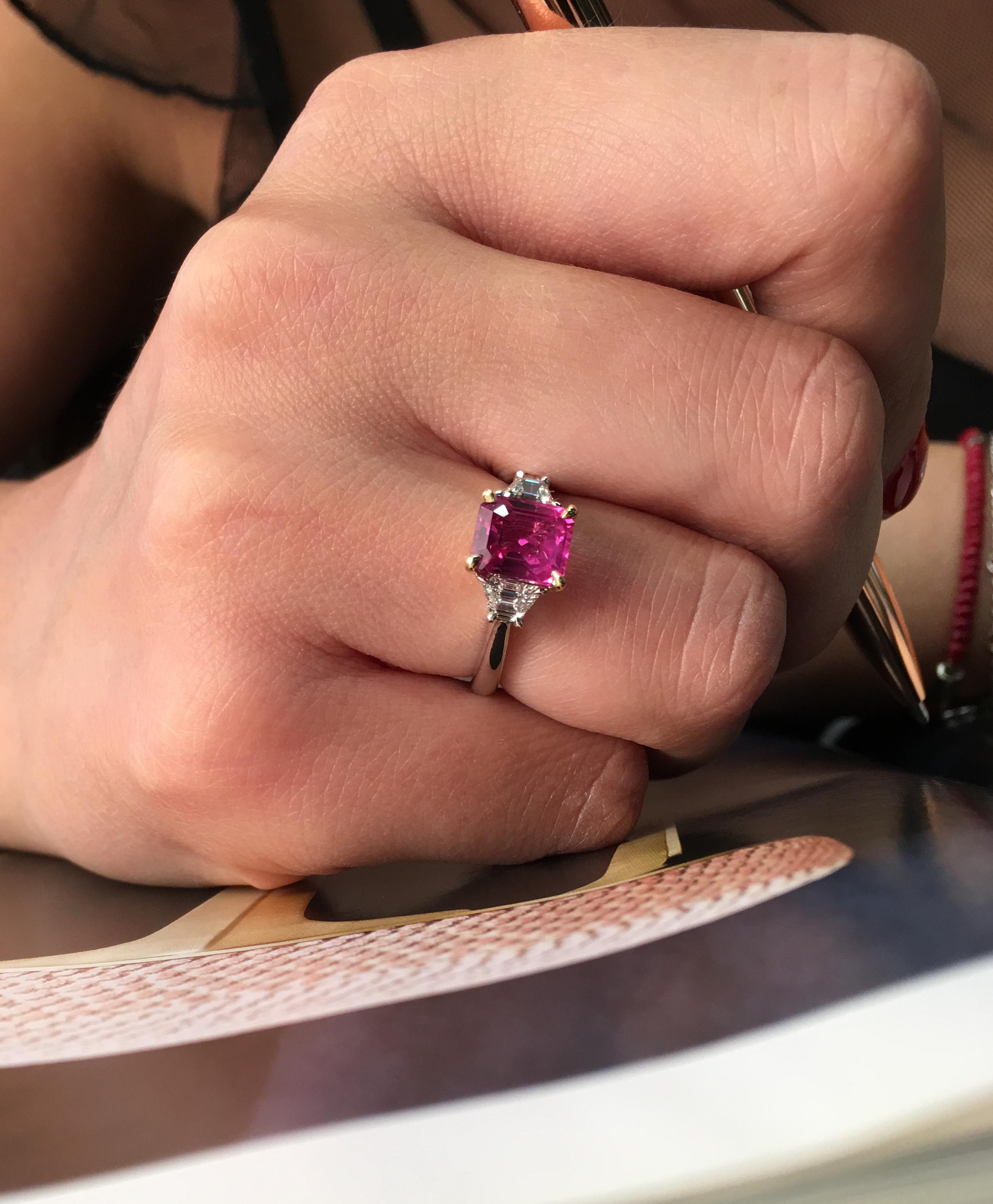 Modern Pink Sapphire 2.61 Carat and Diamond Three-Stone Ring 18 Karat White Gold