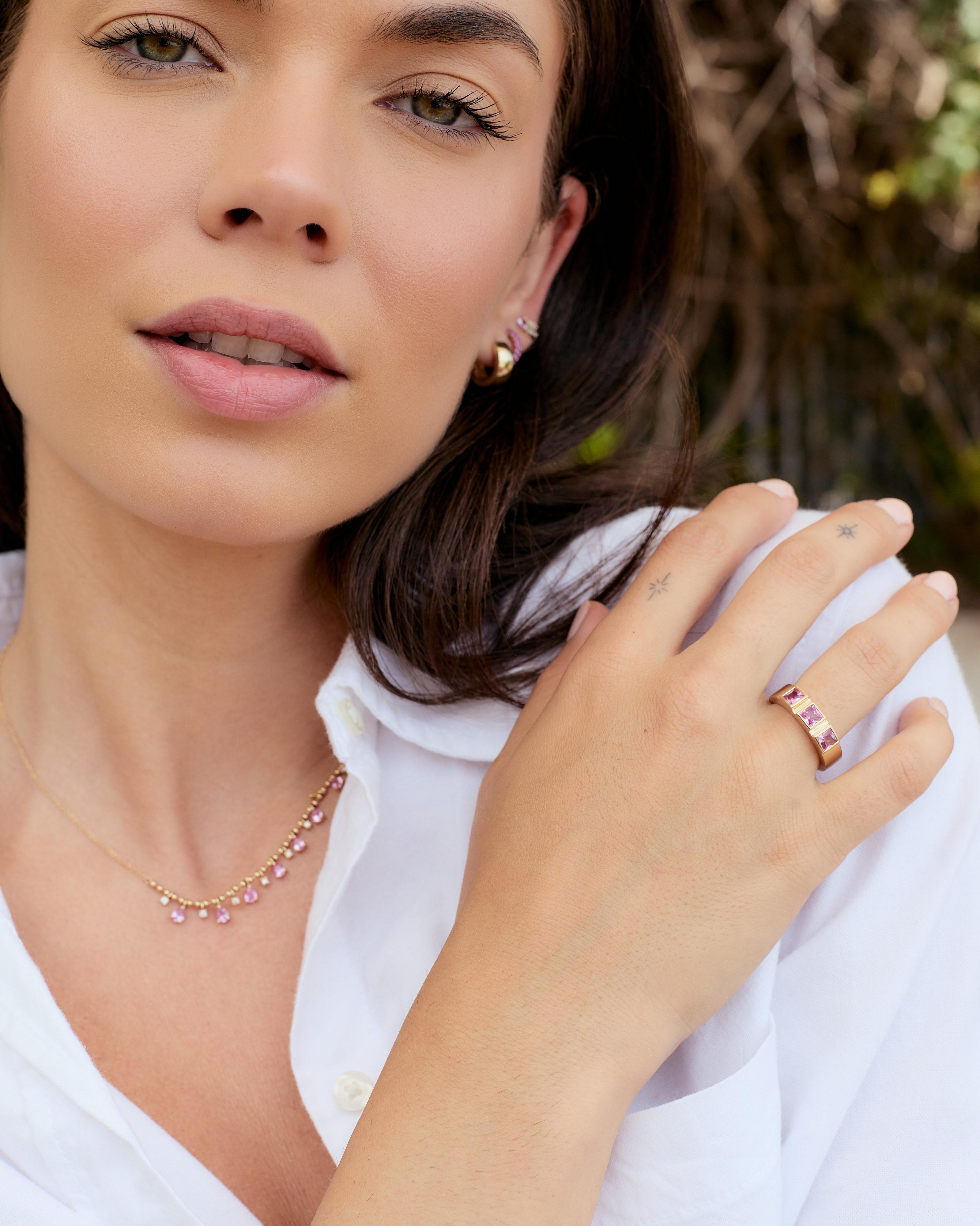 Rosa Saphir 3-Stein-Ring im Zustand „Neu“ im Angebot in Woodland Hills, CA