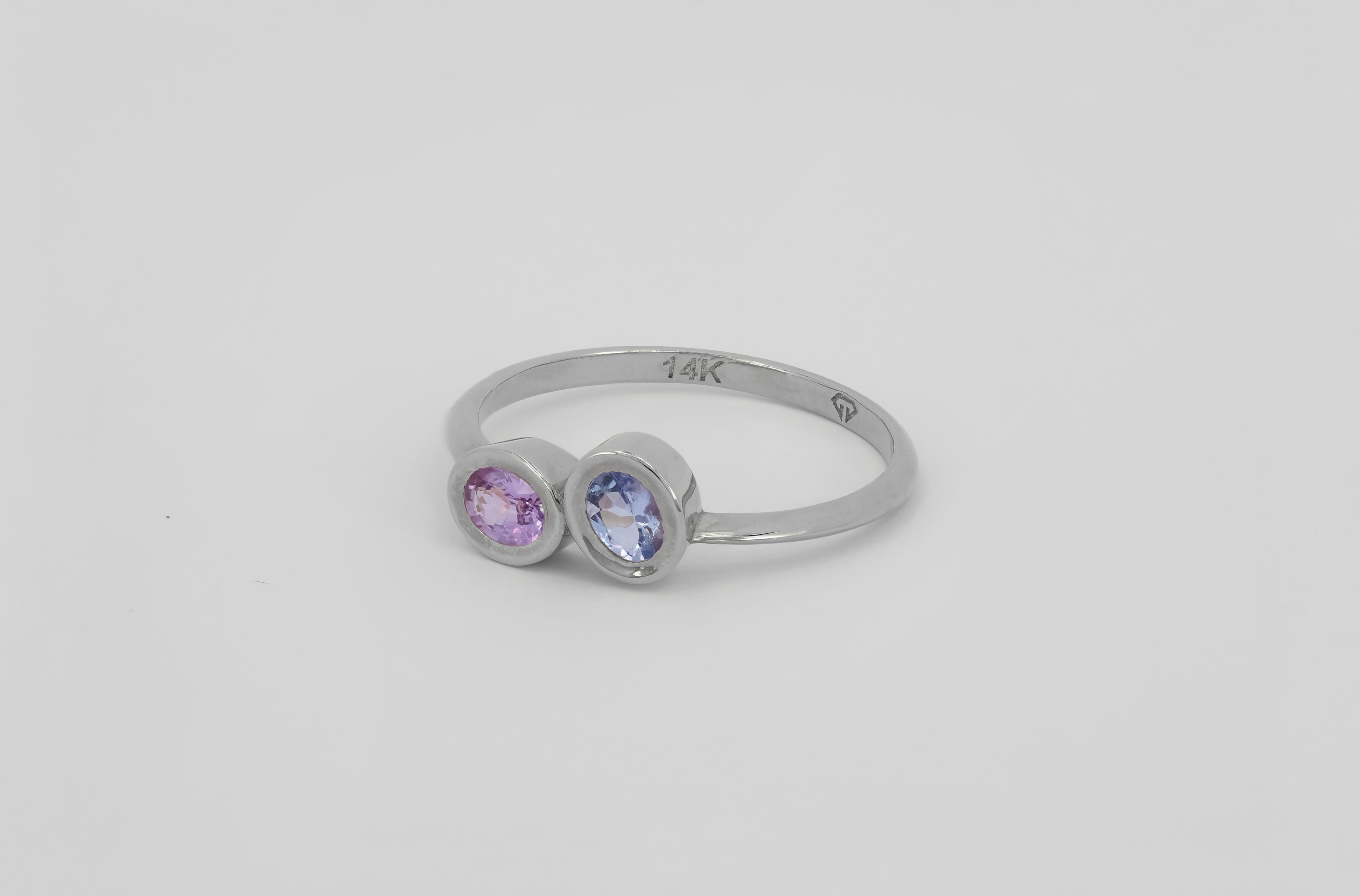 Oval Cut Pink sapphire and blue tanzanite 14k gold ring For Sale