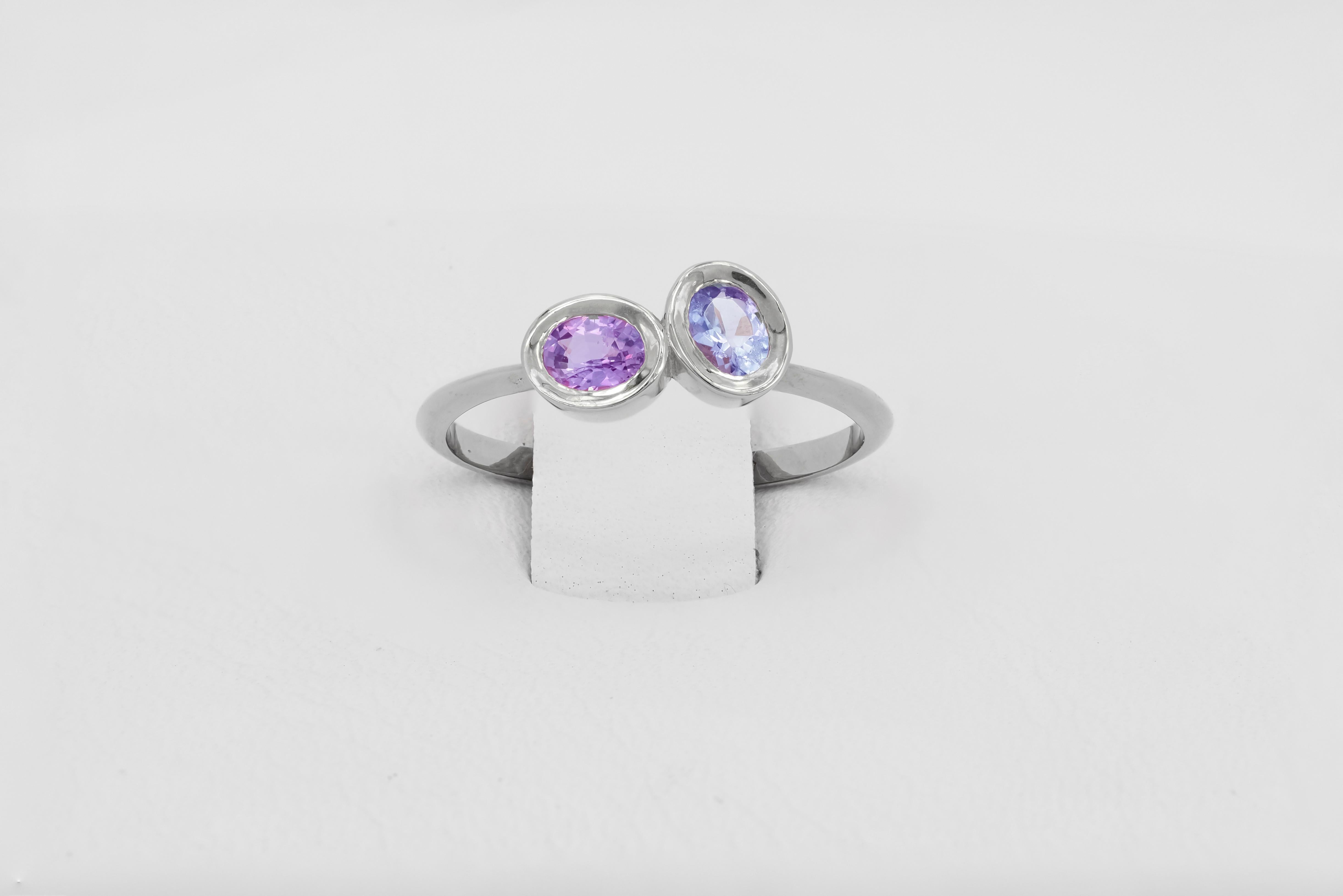 Pink sapphire and blue tanzanite 14k gold ring In New Condition For Sale In Istanbul, TR