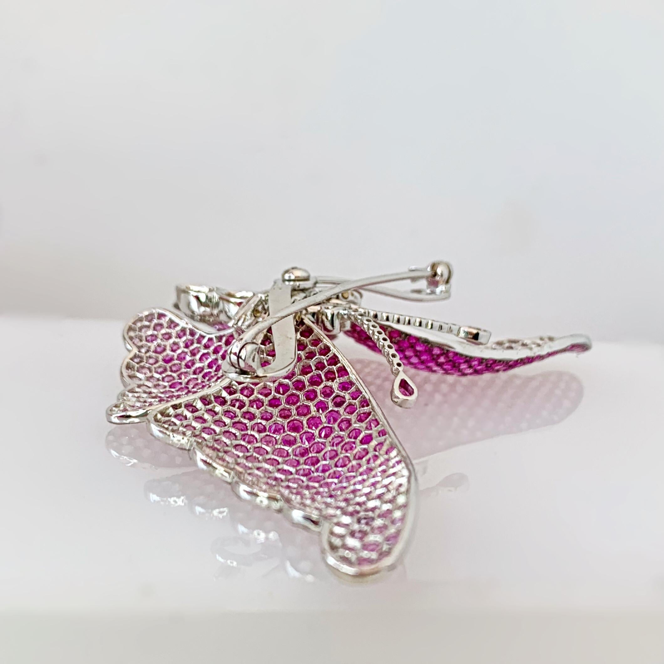 Contemporary Pink Sapphire and Diamond 18 Karat White Gold Butterfly Brooch For Sale