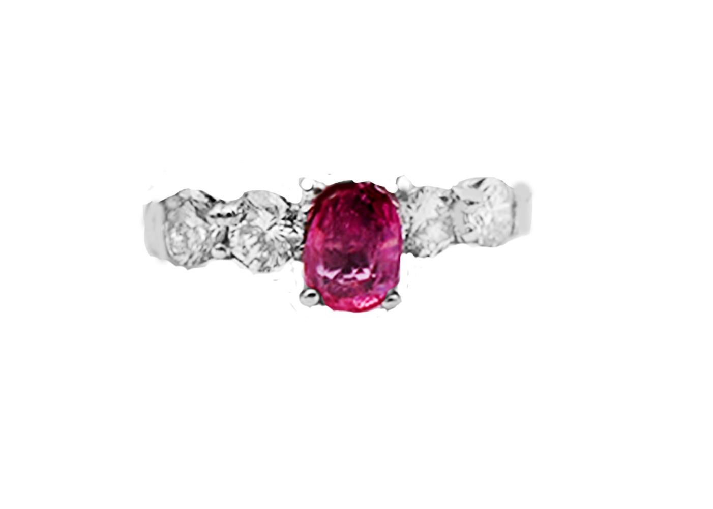 anello fidanzamento pietra rosa