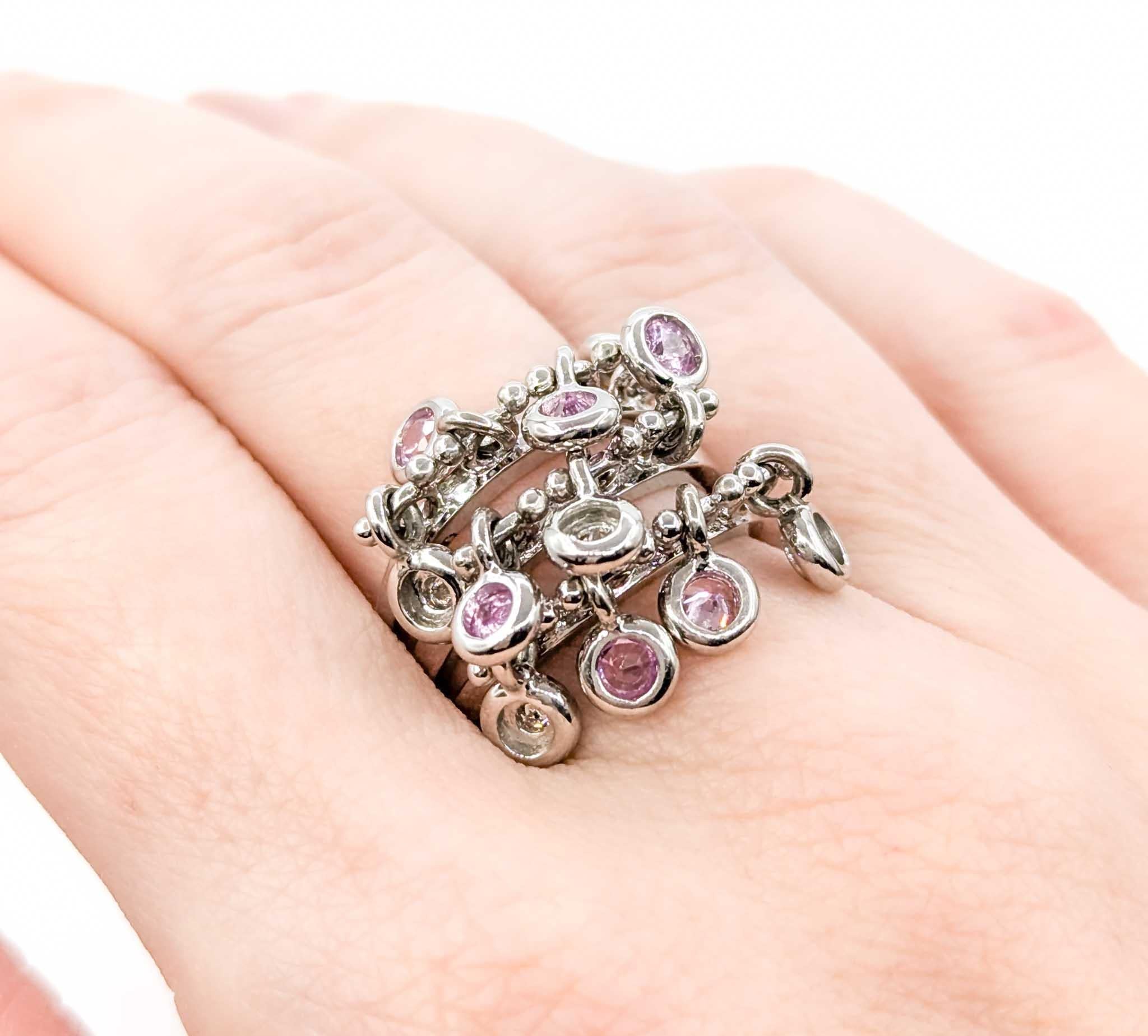Pink Sapphire und Diamond Charm Ring in 18k Weißgold (Zeitgenössisch)