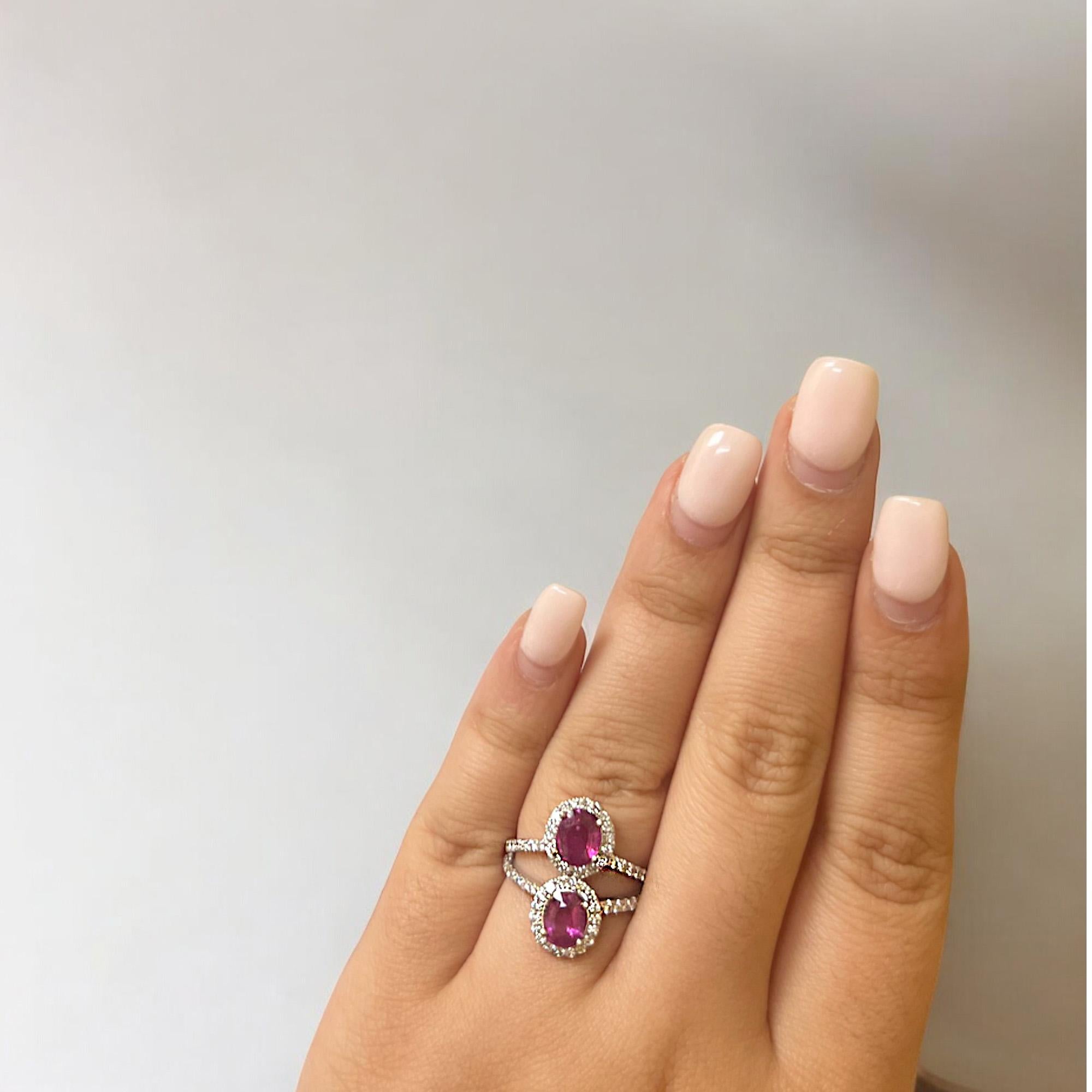 Donna Anello aureola con zaffiro rosa e diamante in vendita