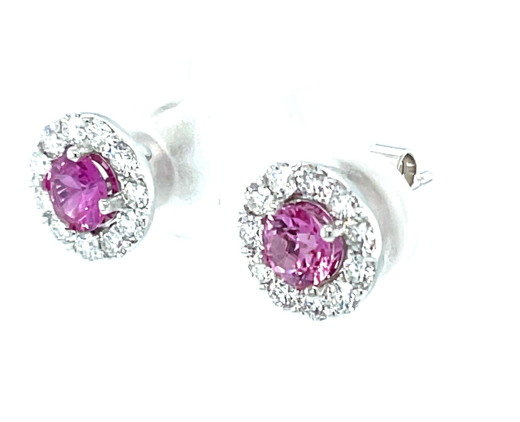 Pink Sapphire and Diamond Halo Stud Earrings in 18k White Gold In New Condition For Sale In Los Angeles, CA