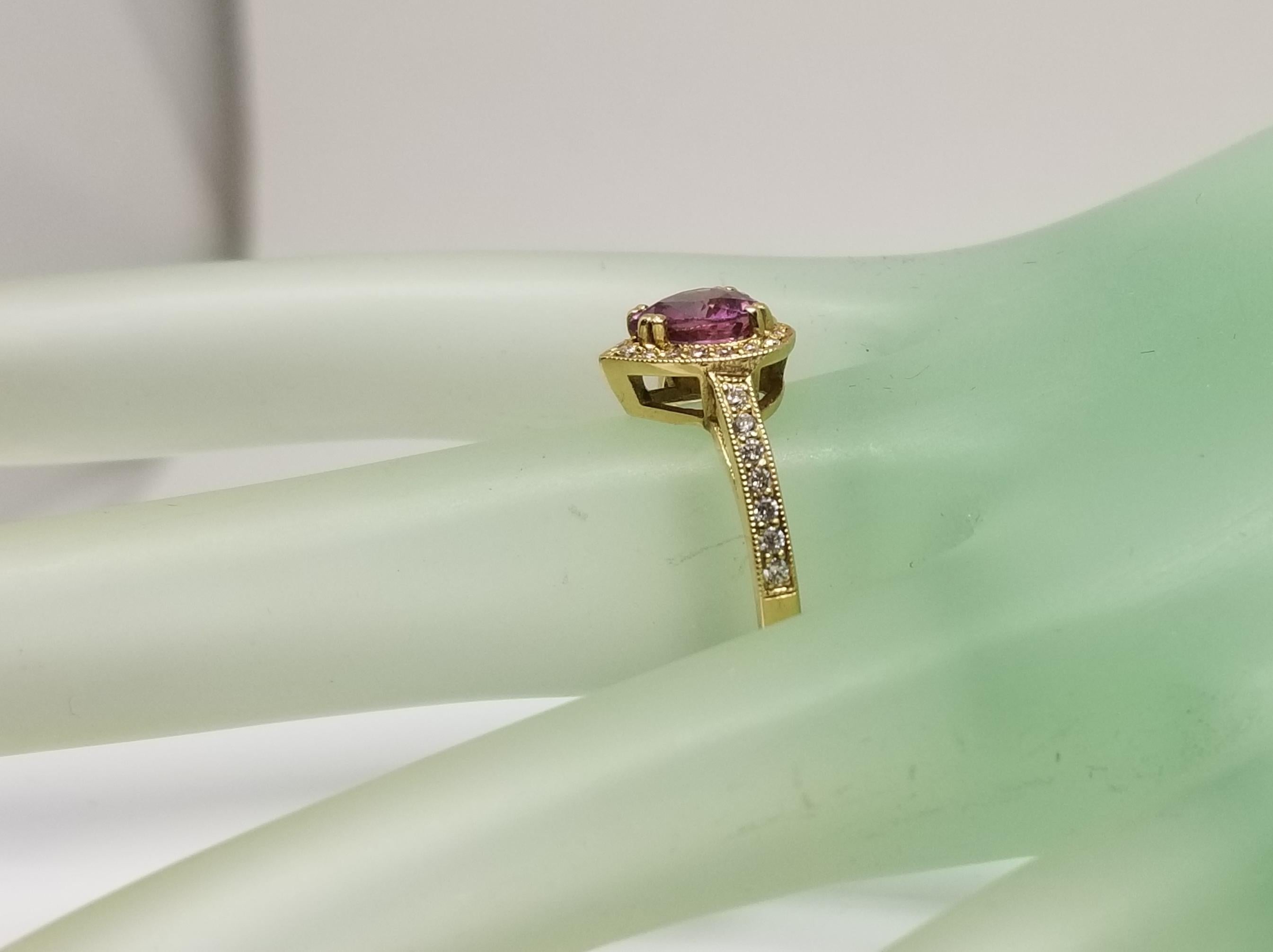 Pink Sapphire and Diamond Heart Ring In New Condition For Sale In Los Angeles, CA