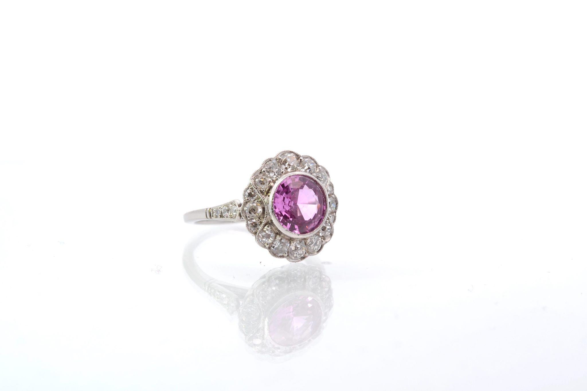 Art Deco Pink sapphire and diamond ring in platinum For Sale