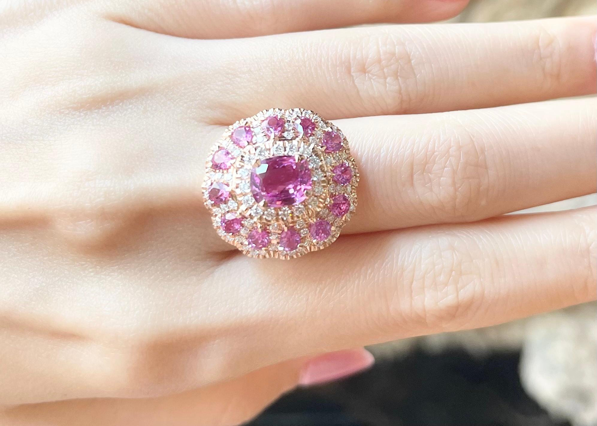 Art Déco Anello con zaffiro rosa e diamante incastonato in oro rosa 18 carati in vendita
