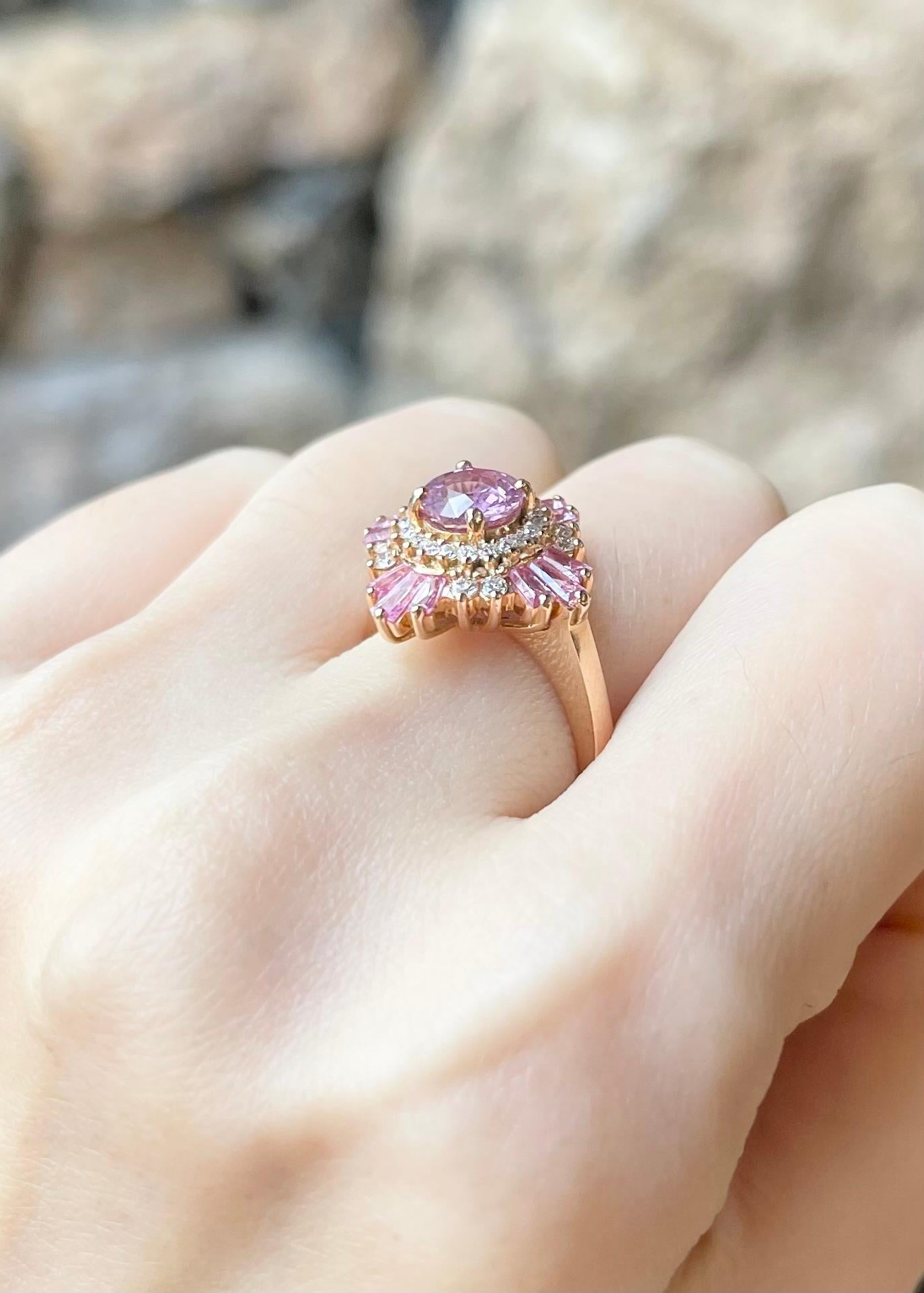 Pink Sapphire and Diamond Ring set in 18K Rose Gold Settings For Sale 1