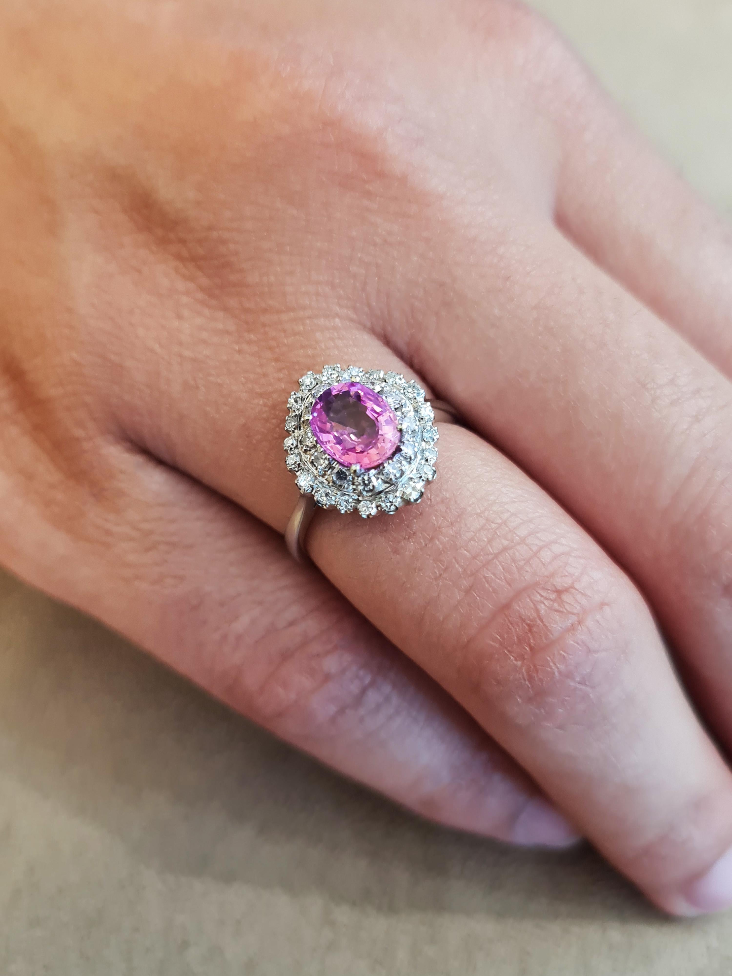 Brilliant Cut Pink Sapphire and Diamonds 18 Kt White Gold Ring For Sale