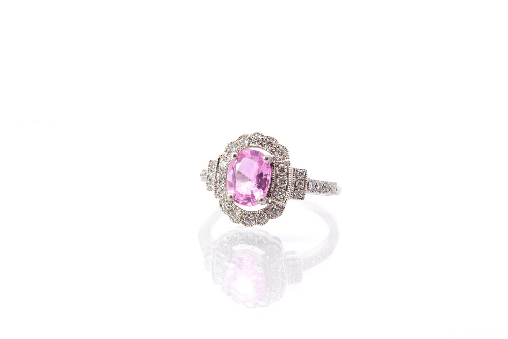 Pink sapphire and diamonds ring In Good Condition For Sale In PARIS, FR