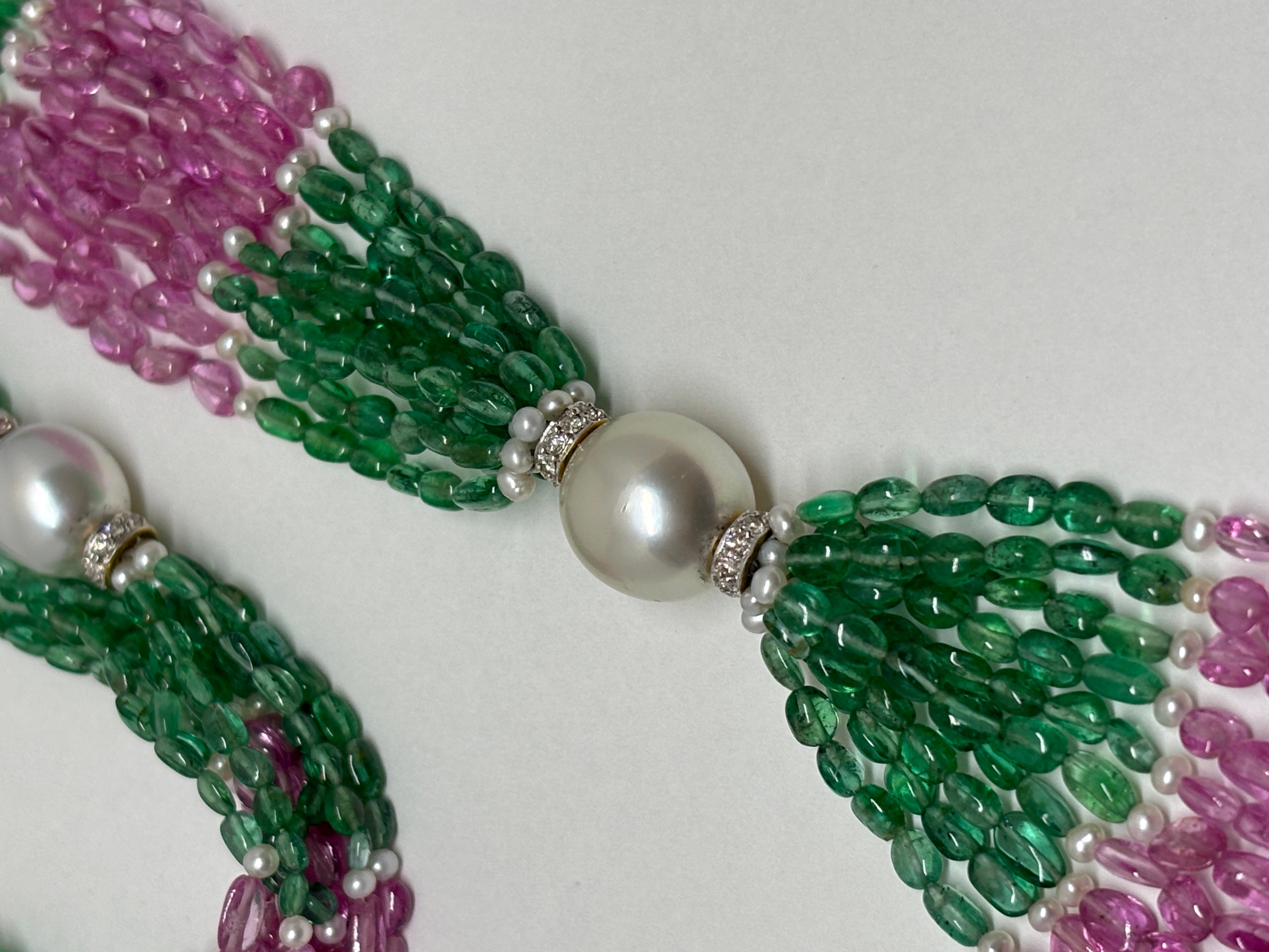 Collana di perline con zaffiro rosa e smeraldo Cts 295,34 e tondi di diamanti Perla in vendita 1