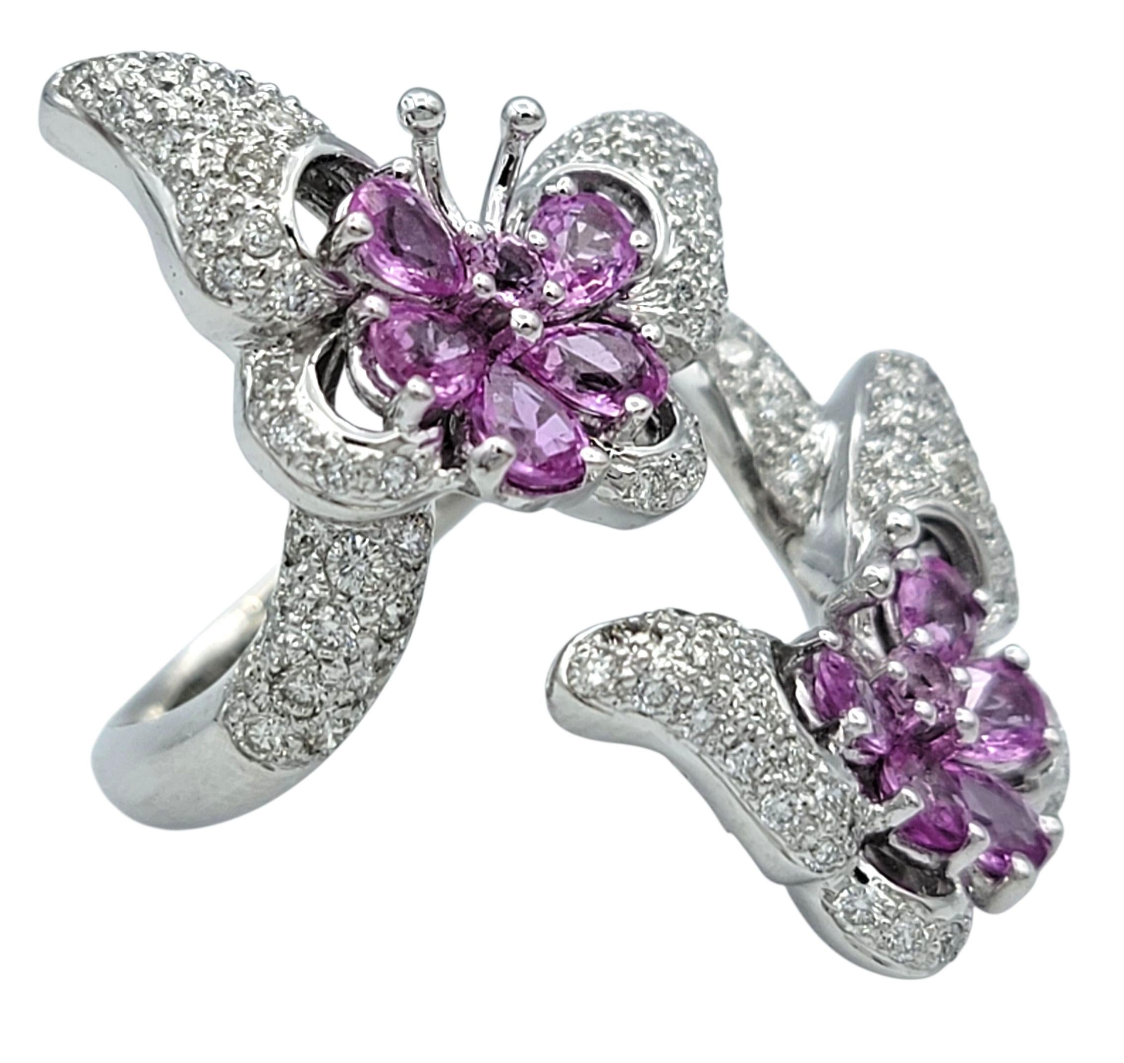 Pinker Saphir und Pavé-Diamant Schmetterlings-Cocktailring aus 18 Karat Weißgold (Rundschliff) im Angebot
