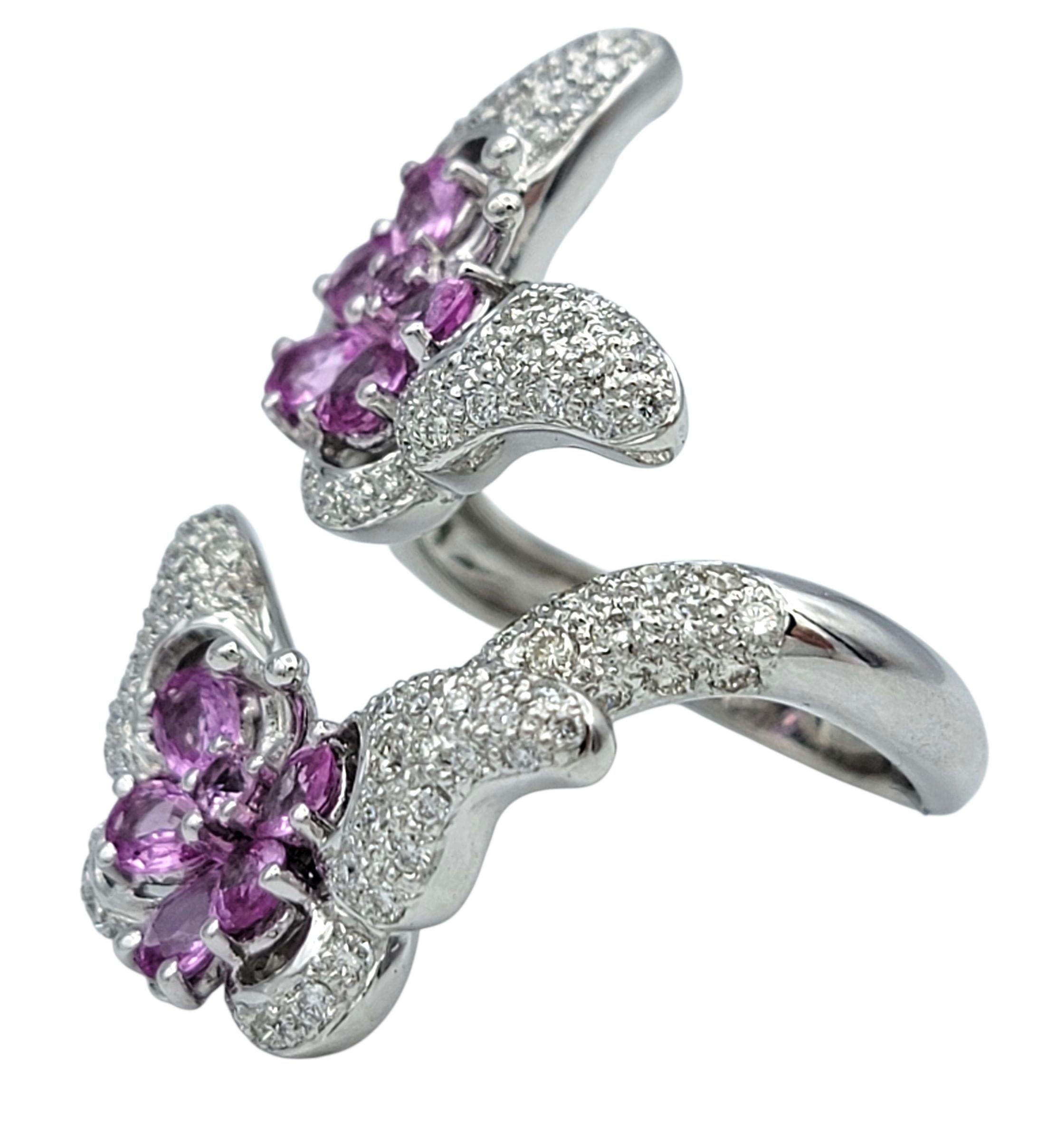 Pinker Saphir und Pavé-Diamant Schmetterlings-Cocktailring aus 18 Karat Weißgold im Zustand „Gut“ im Angebot in Scottsdale, AZ