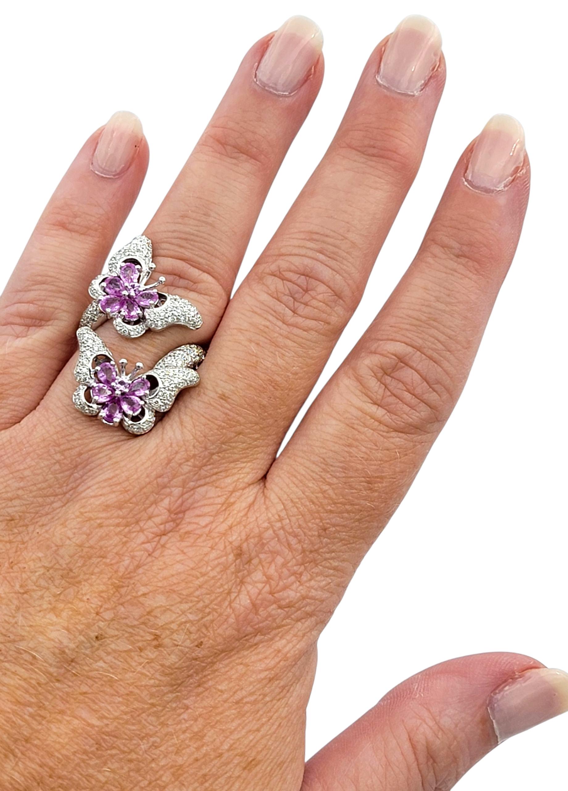 Pinker Saphir und Pavé-Diamant Schmetterlings-Cocktailring aus 18 Karat Weißgold im Angebot 3