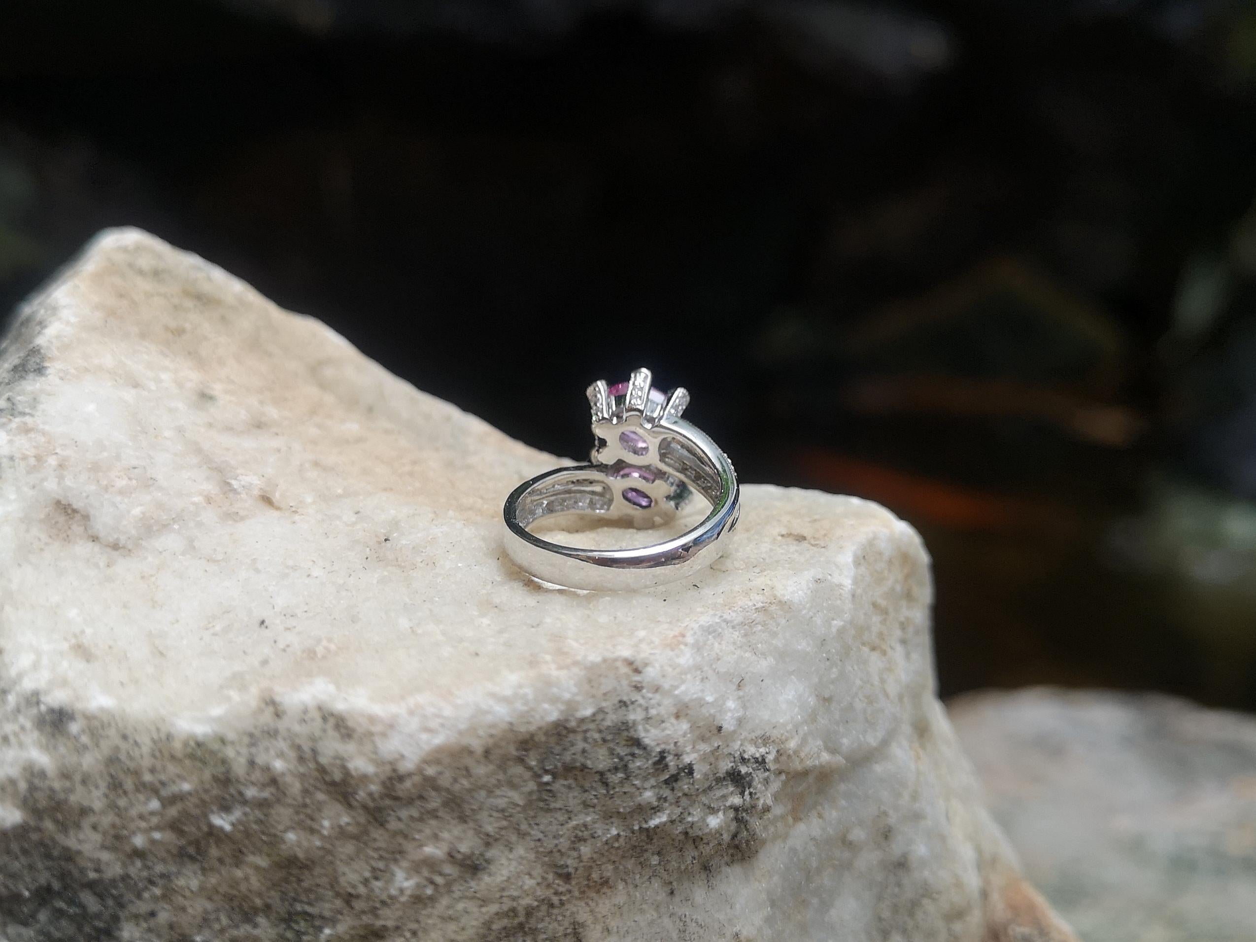 Pink Sapphire and Purple Sapphire with Diamond Ring Set in 18 Karat White Gold For Sale 7