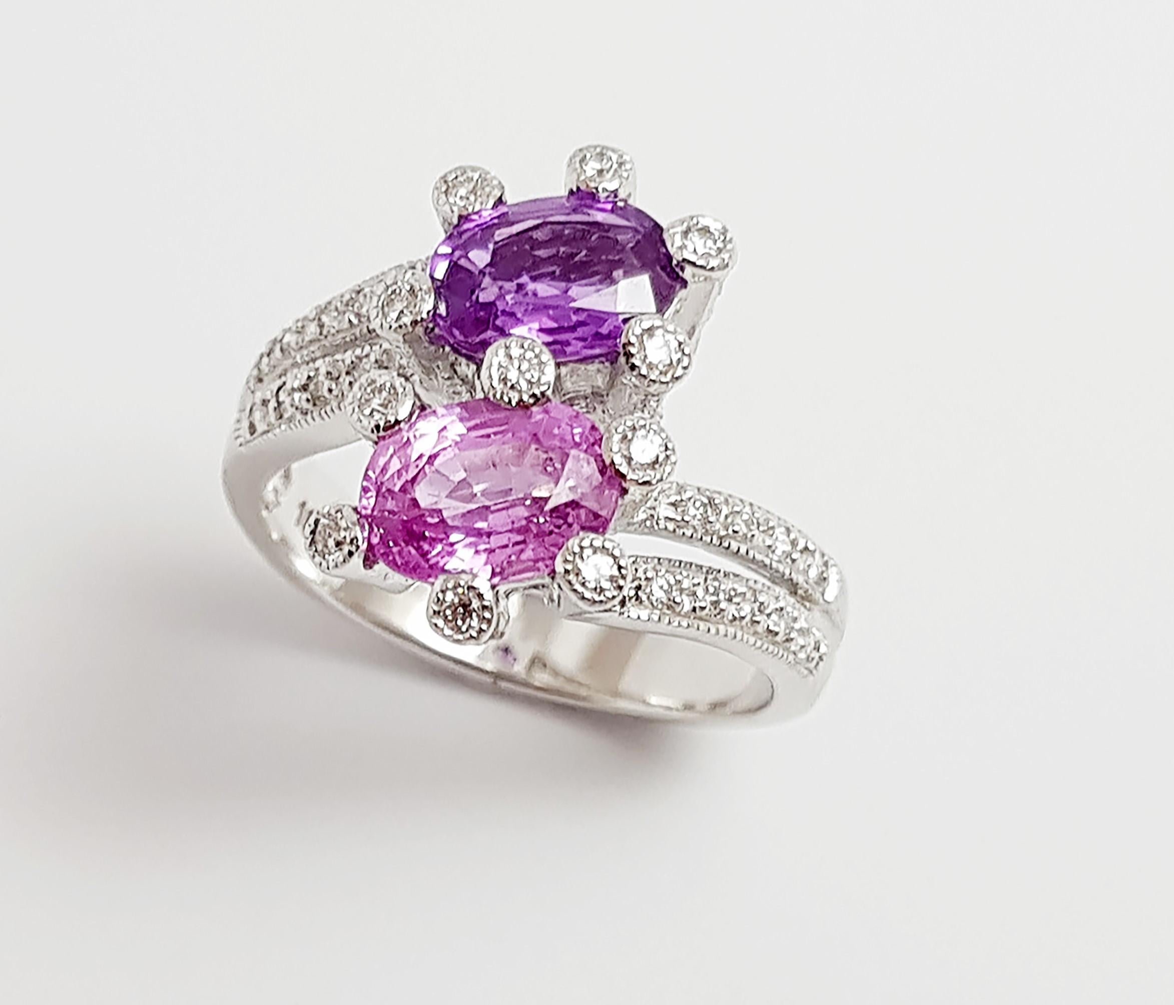 Saphir rose 1,24 carats et saphir violet 0,88 carat avec diamant 0,33 carat Bague en or blanc 18 carats

Largeur :  0,9 cm 
Longueur : 1,3 cm
Taille de l'anneau : 52
Poids total : 6,4 grammes

