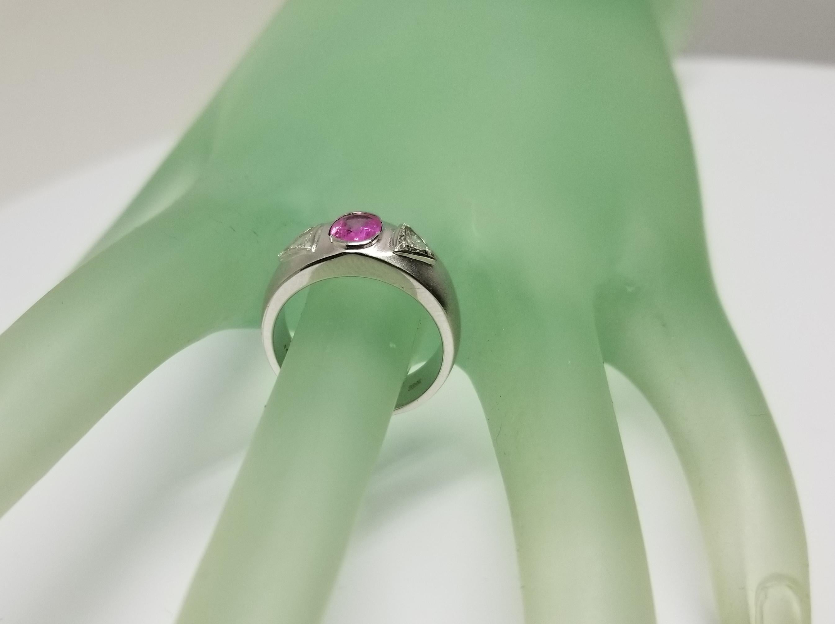 Pink Sapphire and Trillion Cut Diamond Ring In New Condition For Sale In Los Angeles, CA