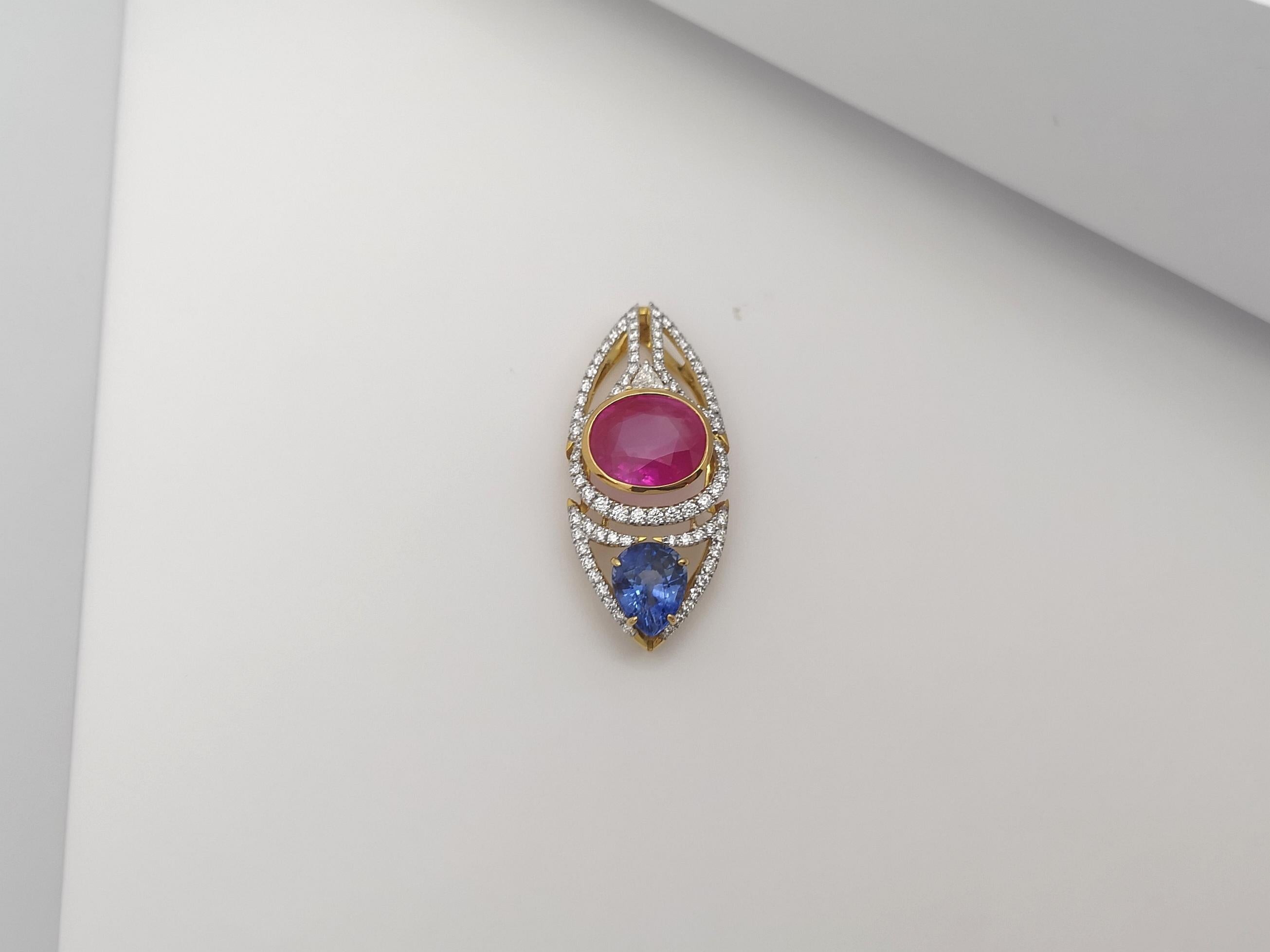 Ciondolo con zaffiro rosa, zaffiro blu e diamante incastonato in oro 18 carati in vendita 2