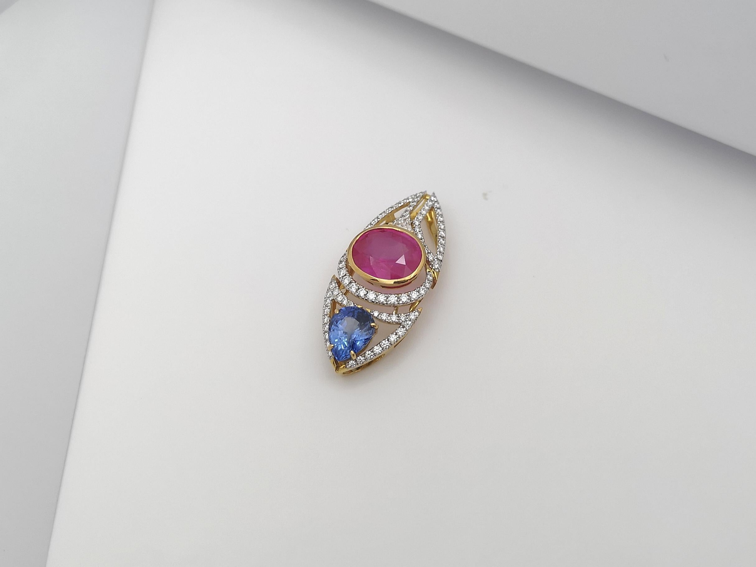 Ciondolo con zaffiro rosa, zaffiro blu e diamante incastonato in oro 18 carati in vendita 3
