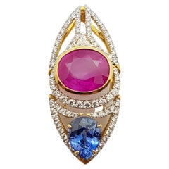 Anhänger mit rosa Saphiren, blauen Saphiren und Diamanten in 18 Karat Goldfassung